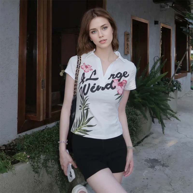 Y2K women clothing Vintage Letter Flower Printed Short Sleeve T-shirt 2024 Polo Neck Top White Casual Chic Fashion New Tees tops
Y2K women clothing Vintage Letter Flower Printed Short Sleeve T-shirt 2024 Polo Neck Top White Casual Chic Fashion New Tees tops