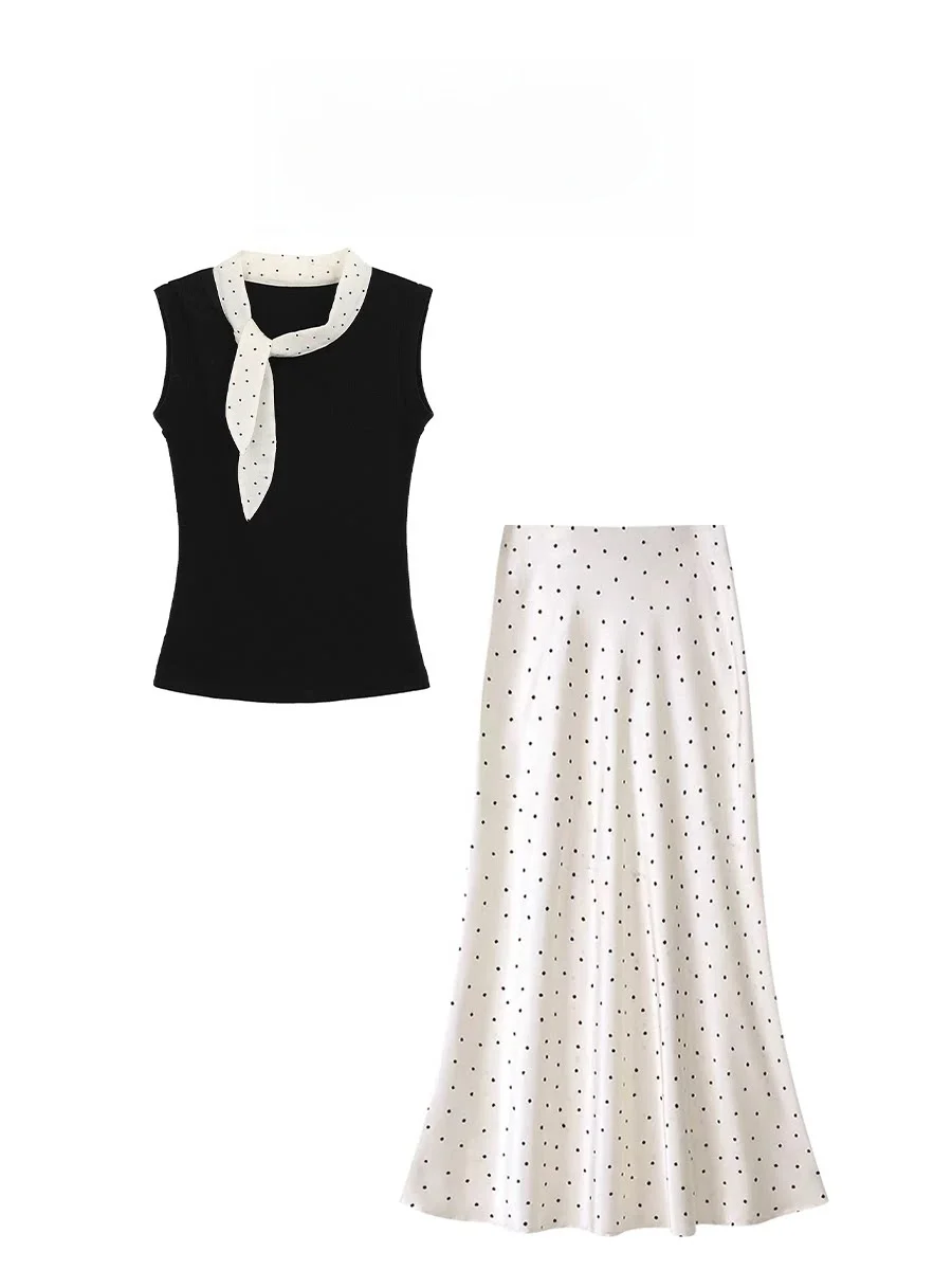 Summer Polka Dot Halter Neck Sleeveless Women's Dress High Waist Skirt Two-Piece Set Contrast Color Fashionable Student Outfit
Summer Polka Dot Halter Neck Sleeveless Women's Dress High Waist Skirt Two-Piece Set Contrast Color Fashionable Student Outfit