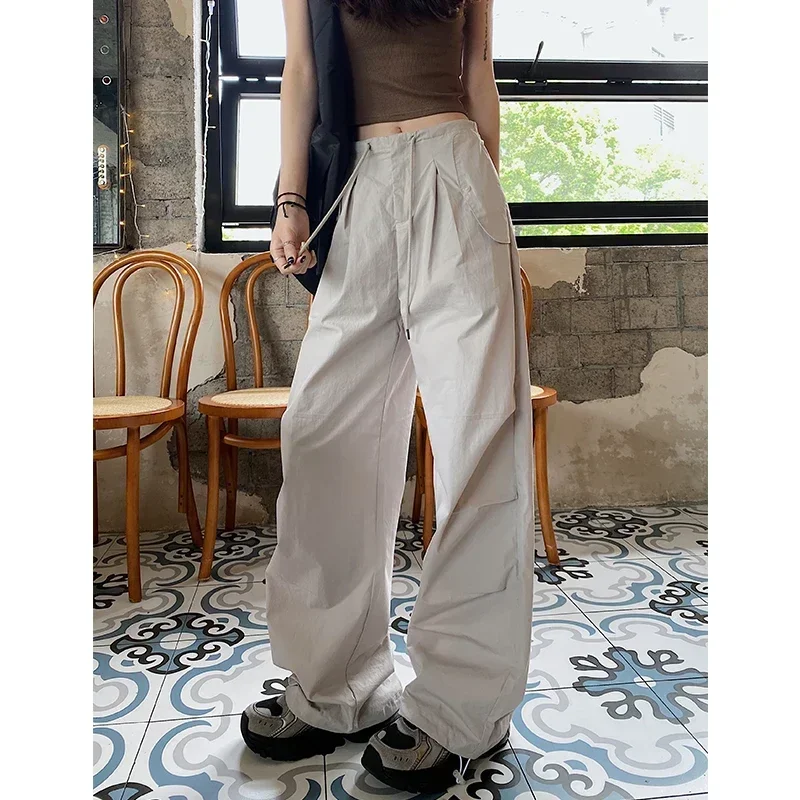 Girl Workwear Pants Overalls Women 2025 Spring Autumn High Waist Parachute Pants Casual Wide Leg Versatile Drawstring Pantalones
Girl Workwear Pants Overalls Women 2025 Spring Autumn High Waist Parachute Pants Casual Wide Leg Versatile Drawstring Pantalones