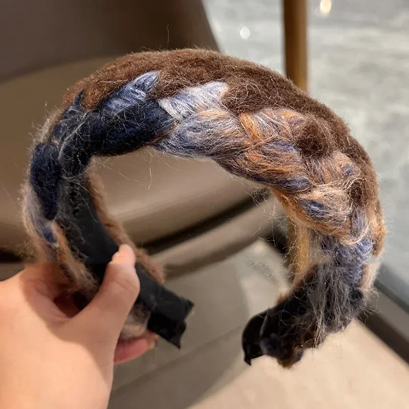 New Arrival Fashionable Headband with Wide Band Weave and Luxurious High-end Hair Accessories
New Arrival Fashionable Headband with Wide Band Weave and Luxurious High-end Hair Accessories