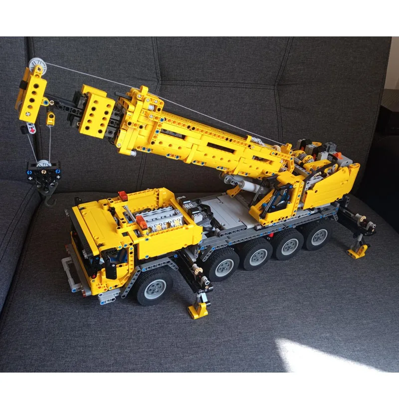 MOC-72302 Building Block Mobile Crane Model Ornament 2,597 PCS Toy Gift for Adults and Children for Birthday Christmas New Year
MOC-72302 Building Block Mobile Crane Model Ornament 2,597 PCS Toy Gift for Adults and Children for Birthday Christmas New Year
