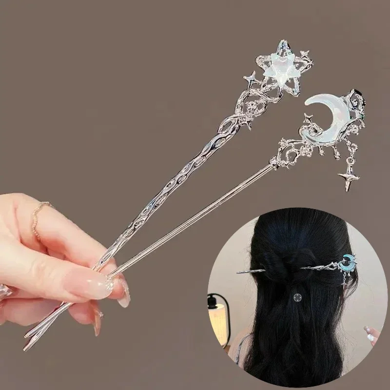 Романтическая заколка для волос в виде луны и звезды с лунным камнем, металлическая вилка-заколка в китайском стиле, аксессуары для девочек, украшения
Романтическая заколка для волос в виде луны и звезды с лунным камнем, металлическая вилка-заколка в китайском стиле, аксессуары для девочек, украшения