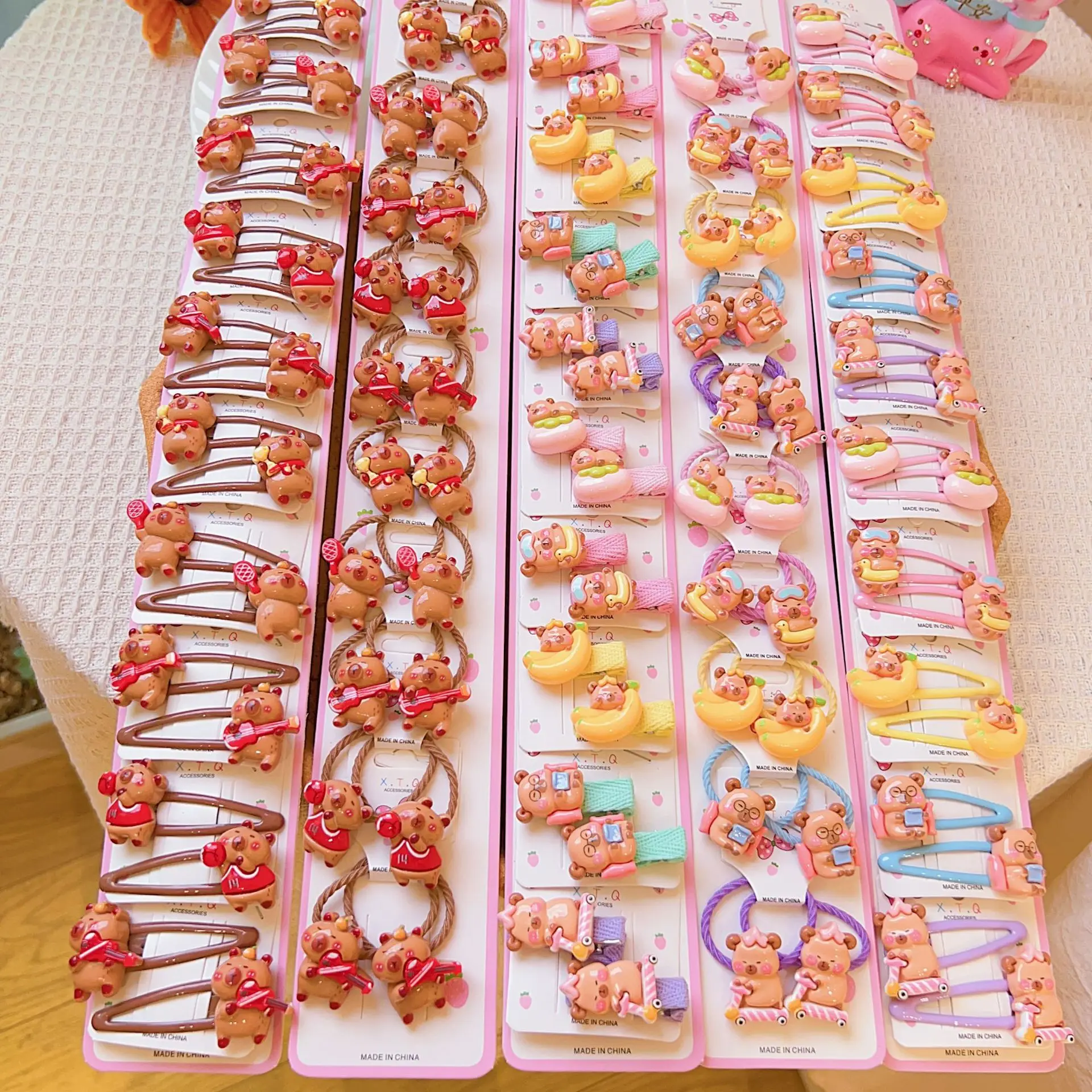 20pcs New 2025 Capybara Cartoon Hair Accessory Cute and Sweet Rabbit Candy Colored Bangs Side Duckbill Clip Decoration Hair Clip
20pcs New 2025 Capybara Cartoon Hair Accessory Cute and Sweet Rabbit Candy Colored Bangs Side Duckbill Clip Decoration Hair Clip