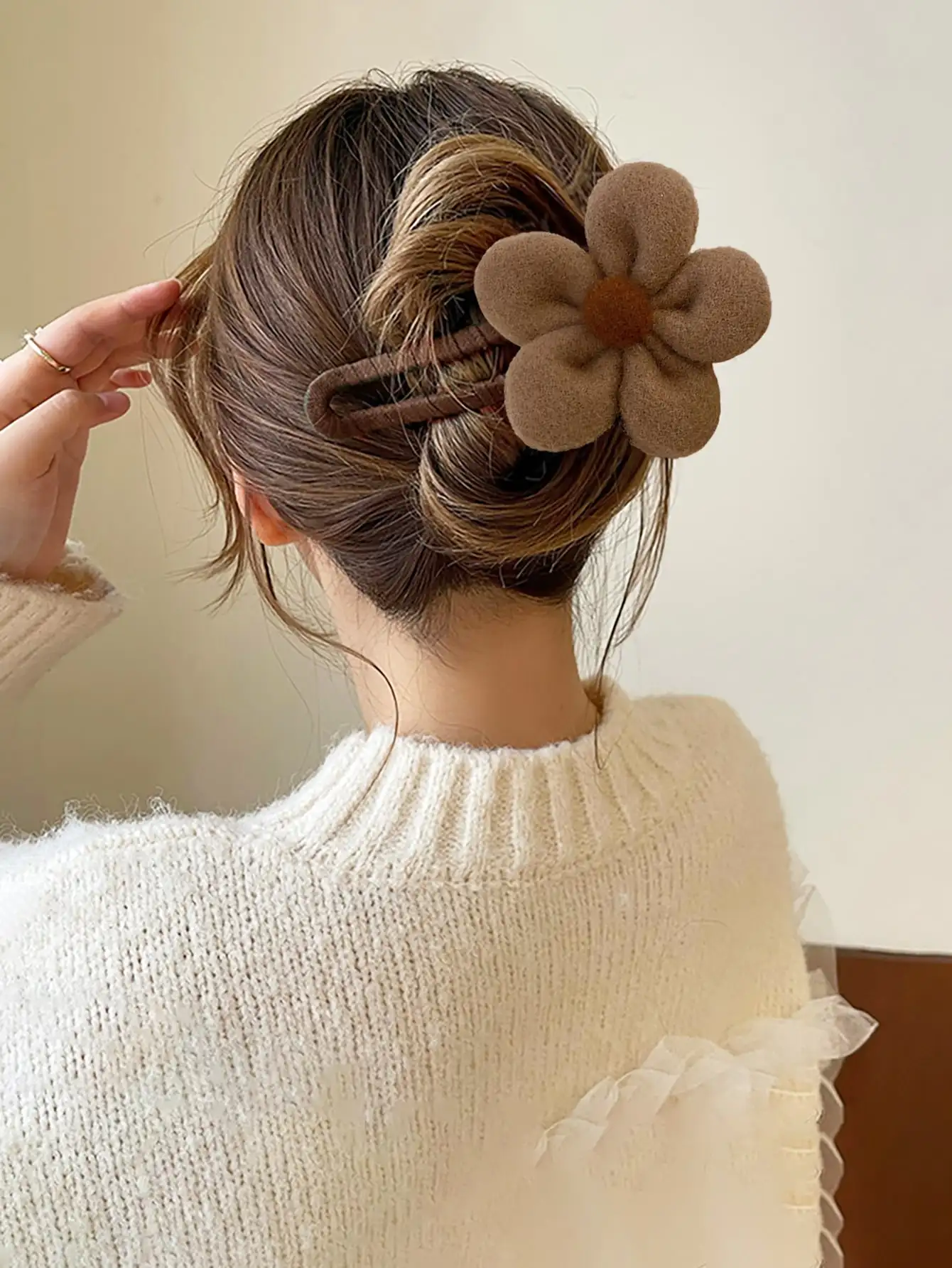 Flower Decor Hair Clip Cute For Women Daily Decoration,Hair Accessories,Hair Barrettes Hair Clips Hair Claws, Vacation Outfits
Flower Decor Hair Clip Cute For Women Daily Decoration,Hair Accessories,Hair Barrettes Hair Clips Hair Claws, Vacation Outfits