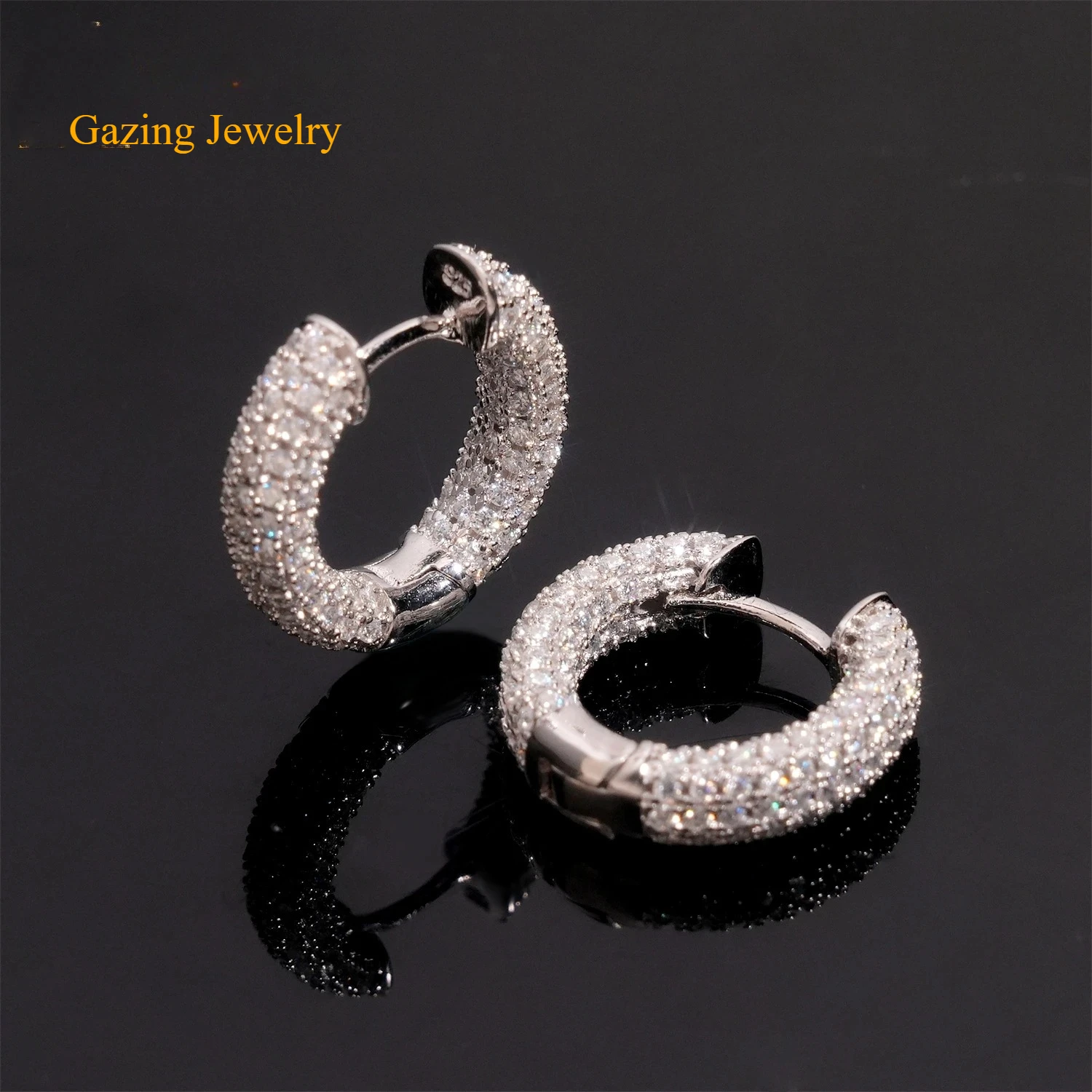 Gazing Jewelry S925 Silver Fully Inlaid Moissanite with Certification, Classic Hoop Earrings, Light Luxury Earrings for La
Gazing Jewelry S925 Silver Fully Inlaid Moissanite with Certification, Classic Hoop Earrings, Light Luxury Earrings for La