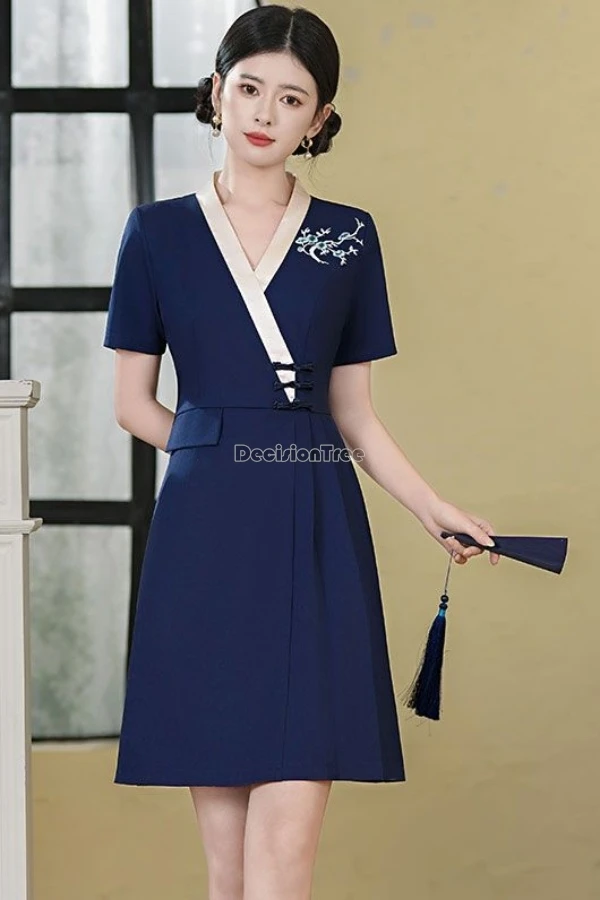 2025 traditional chinese elegant tang suit dress pants set women beauty spa massage uniform set short sleeve cross collar set
2025 traditional chinese elegant tang suit dress pants set women beauty spa massage uniform set short sleeve cross collar set