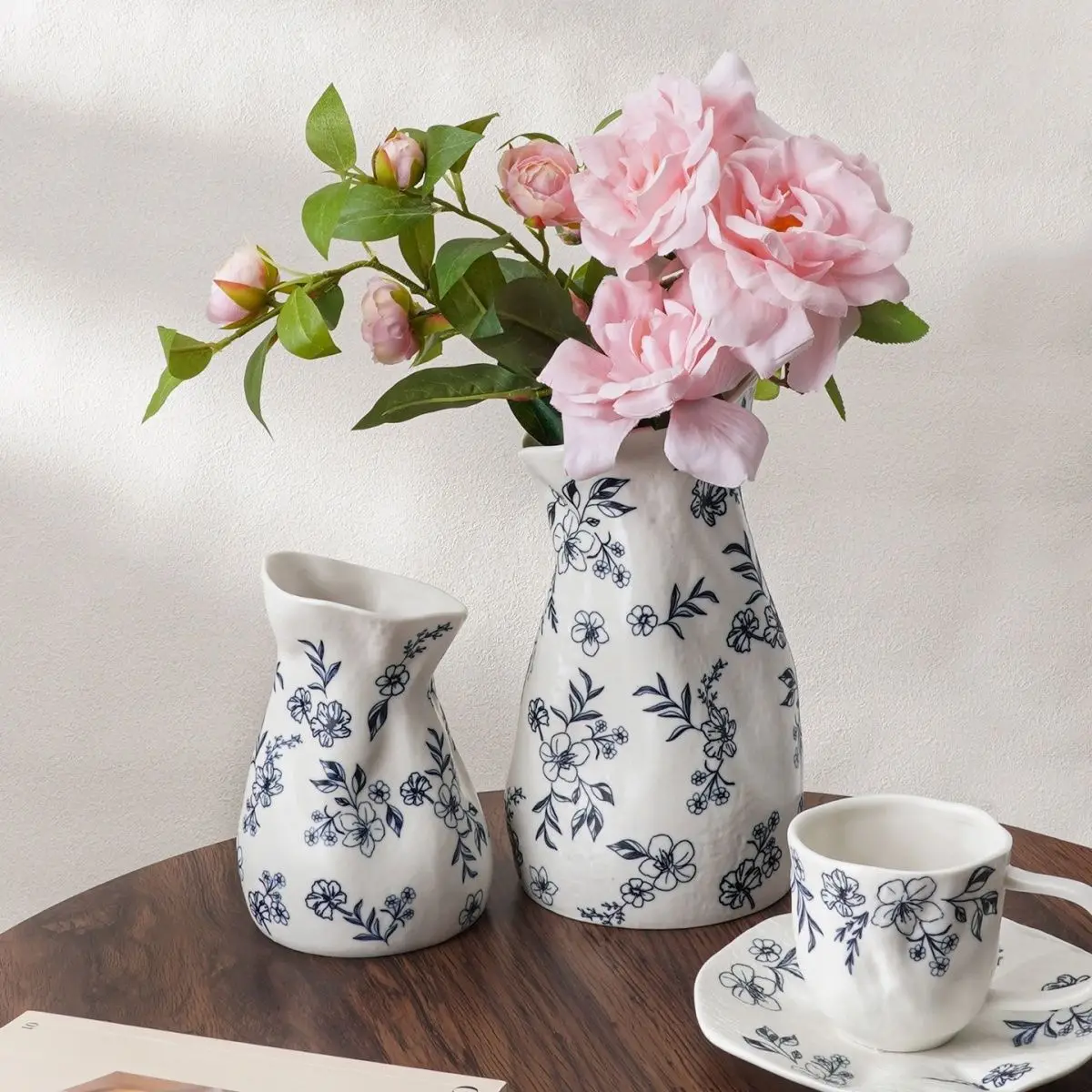 Vintage-Style Ceramic Vase For Living Room, Entryway, Dining Table Decoration, Flower Arrangement And Plant Care
Vintage-Style Ceramic Vase For Living Room, Entryway, Dining Table Decoration, Flower Arrangement And Plant Care