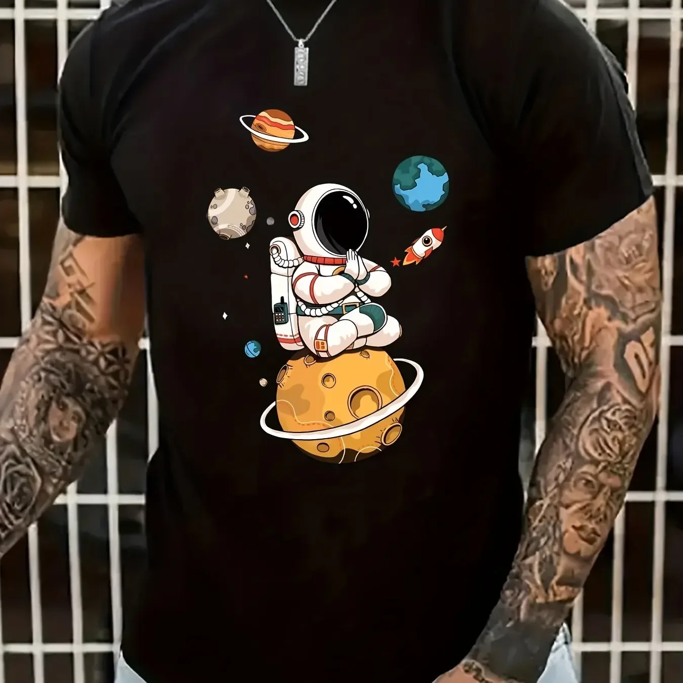 2025 Men's 100% pure cotton loose Astronaut Planet Print pattern Casual round-neck short-sleeved T-shirt top
2025 Men's 100% pure cotton loose Astronaut Planet Print pattern Casual round-neck short-sleeved T-shirt top