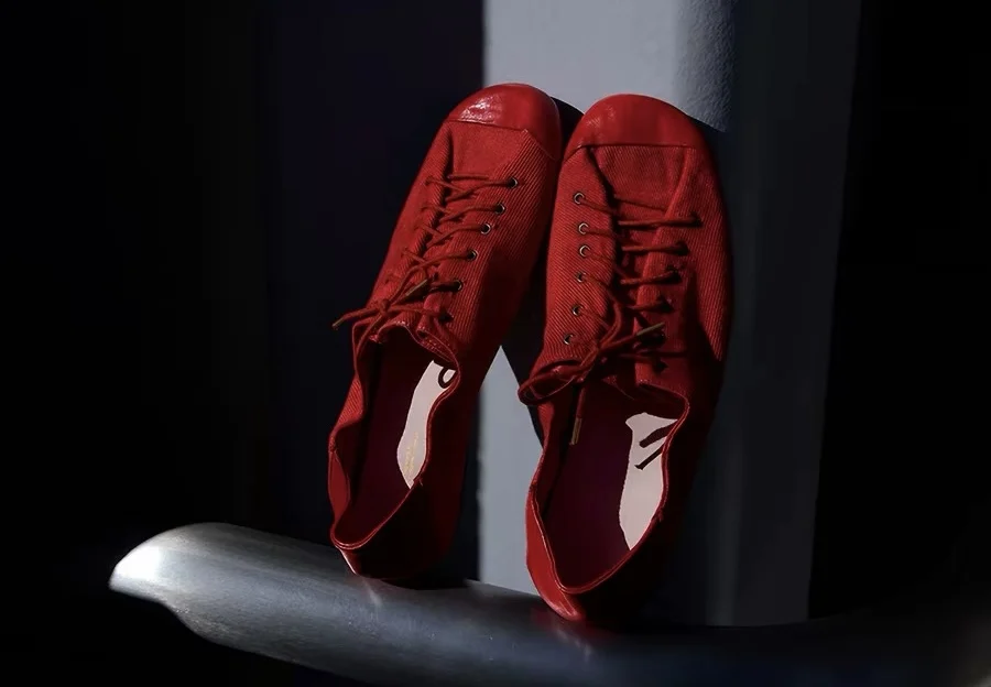 Women Running Sneakers – Stylish, Comfortable Shoes for Gym and Casual Use LY0157(01-02)
Women Running Sneakers – Stylish, Comfortable Shoes for Gym and Casual Use LY0157(01-02)