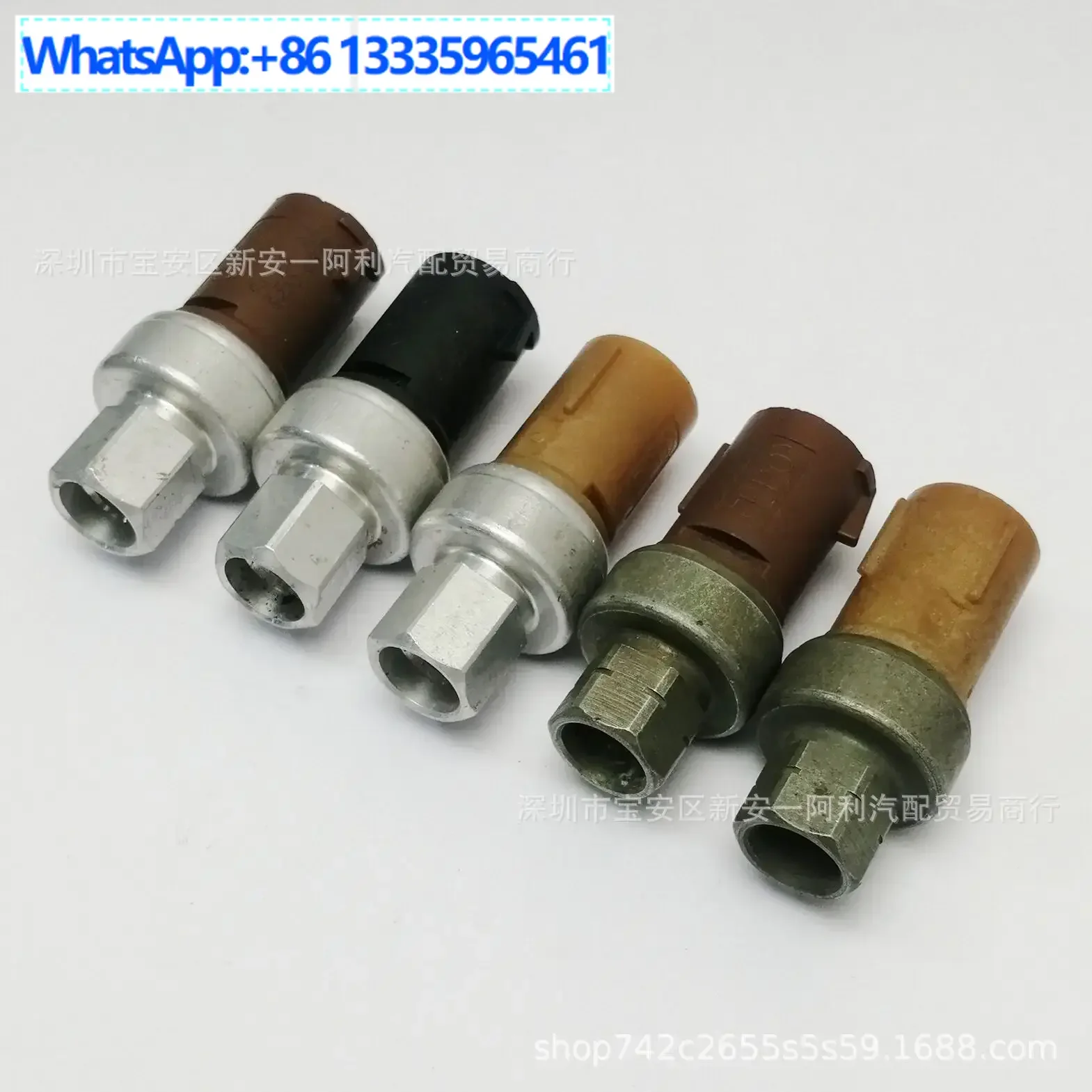 Suitable for Ford diesel engine air conditioner high pressure side pressure switch sensor 4C4Z19D594A 3574125C2
Suitable for Ford diesel engine air conditioner high pressure side pressure switch sensor 4C4Z19D594A 3574125C2
