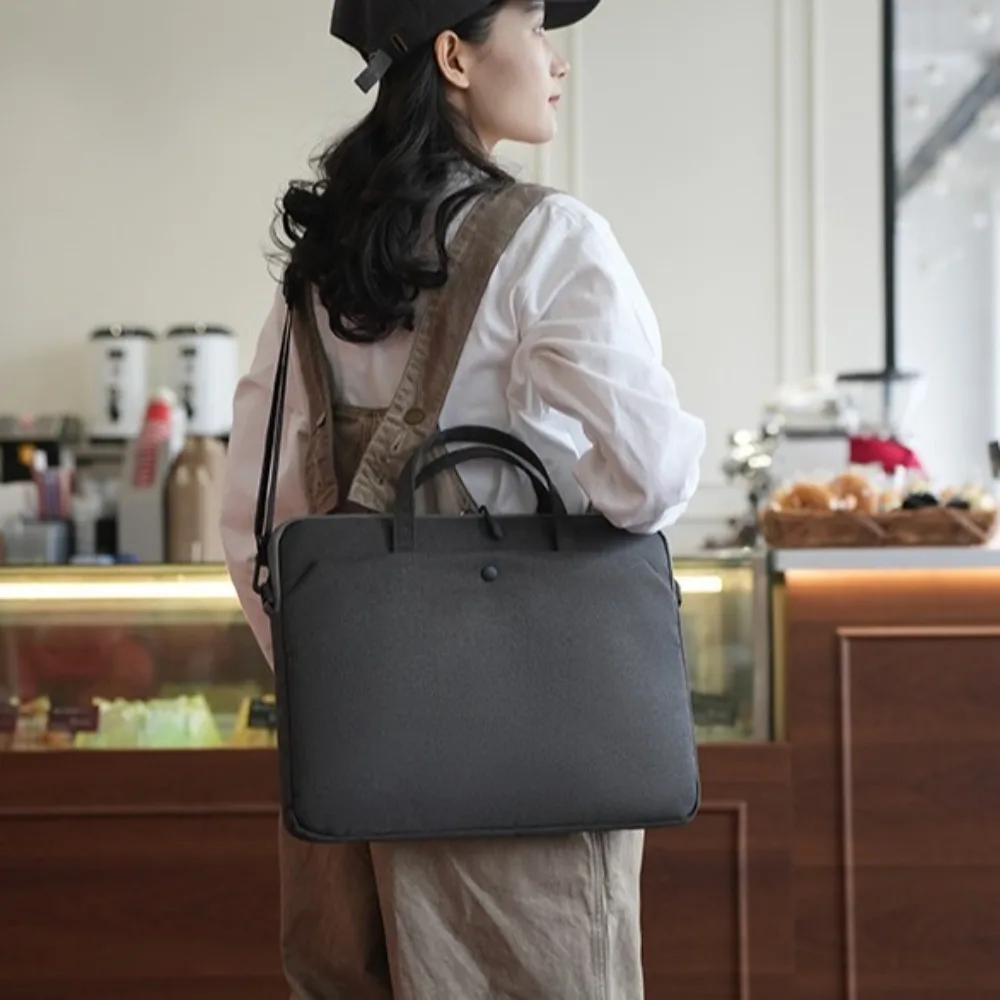 Lightweight 14 Inch 15.6 Inch Women Laptop Bag Air Soft Crossbody Business Briefcase Handheld Waterproof Laptop Sleeve Bag
Lightweight 14 Inch 15.6 Inch Women Laptop Bag Air Soft Crossbody Business Briefcase Handheld Waterproof Laptop Sleeve Bag