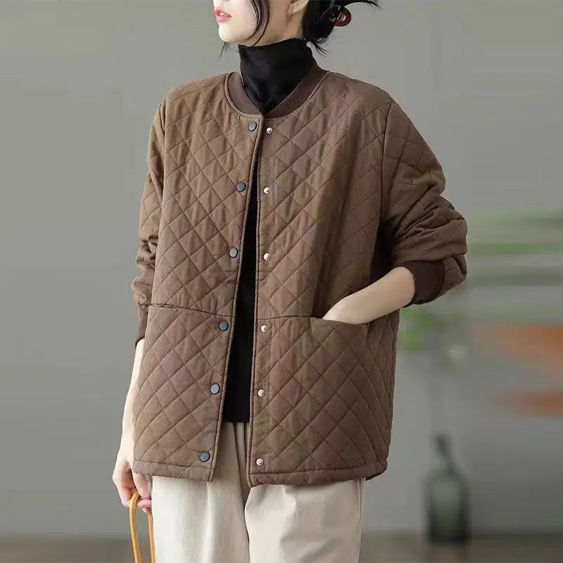 2023 Autumn Women Lightweight Duck Down Jacket Parka Female Ultra Light Down Coat Warm Puffer Short Tops
2023 Autumn Women Lightweight Duck Down Jacket Parka Female Ultra Light Down Coat Warm Puffer Short Tops
