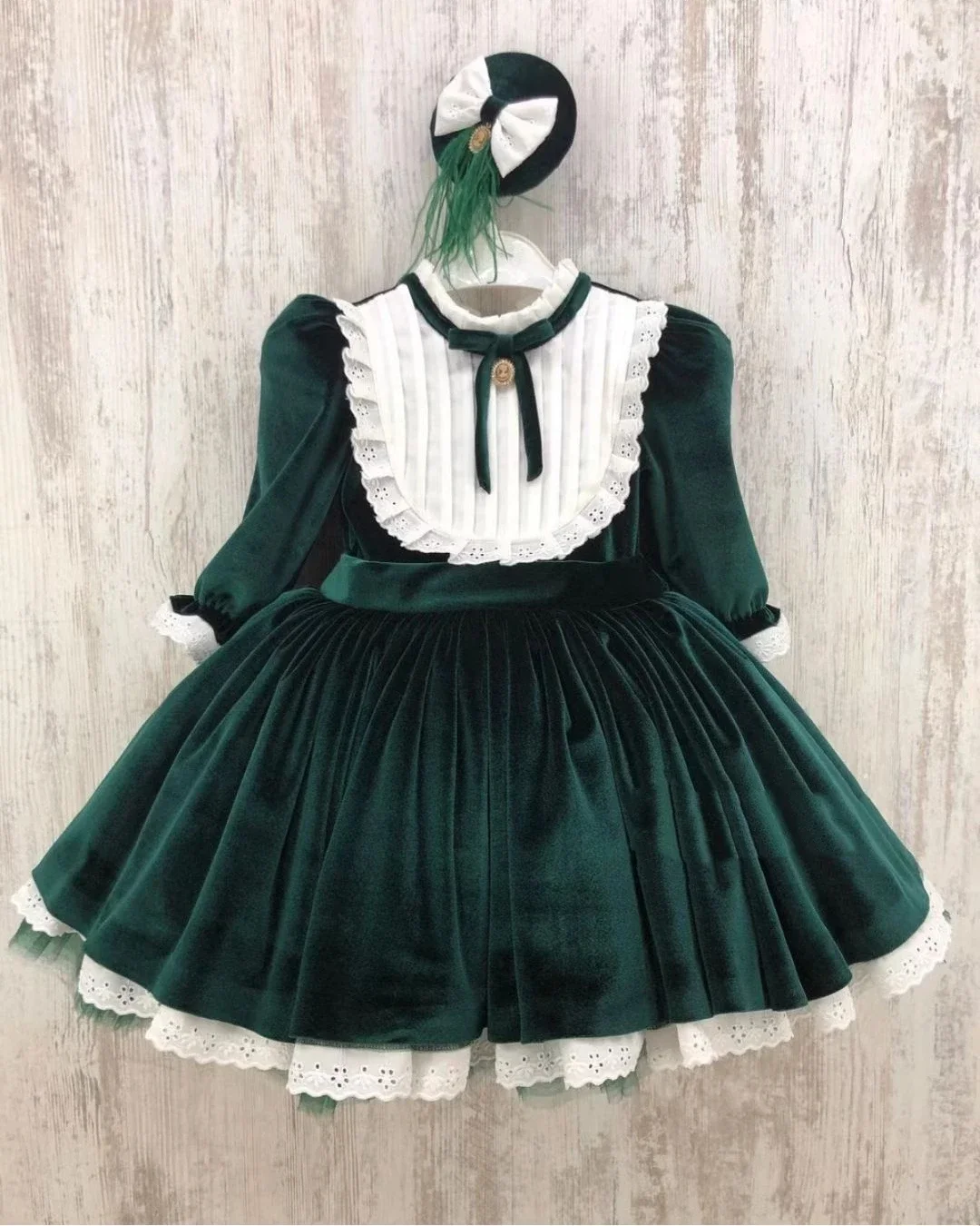1-12Y Baby Girl Autumn Winter Green Velvet Vintage Spanish Turkish Princess Ball Gown Dress for Eid Photography
1-12Y Baby Girl Autumn Winter Green Velvet Vintage Spanish Turkish Princess Ball Gown Dress for Eid Photography