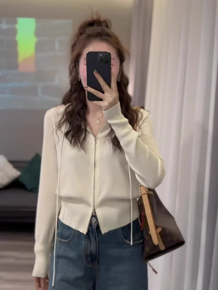 Slim Fit Hooded Knitwear Women's Short Cardigan Pure Color Double Zipper Design Korean Style Commute Fashion Spring New Arrival
Slim Fit Hooded Knitwear Women's Short Cardigan Pure Color Double Zipper Design Korean Style Commute Fashion Spring New Arrival