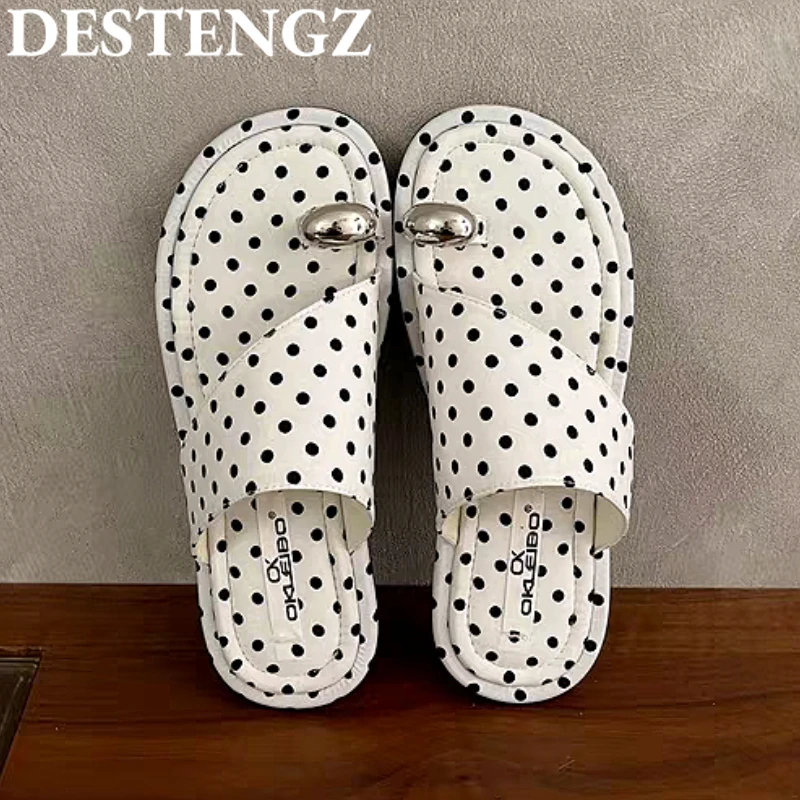 Women Flats Slippers Clip Toe Flip Flops Woman Sandals Summer Shoes 2025 Trend Designer Casual Beach Slides Dress Sandalias
Women Flats Slippers Clip Toe Flip Flops Woman Sandals Summer Shoes 2025 Trend Designer Casual Beach Slides Dress Sandalias