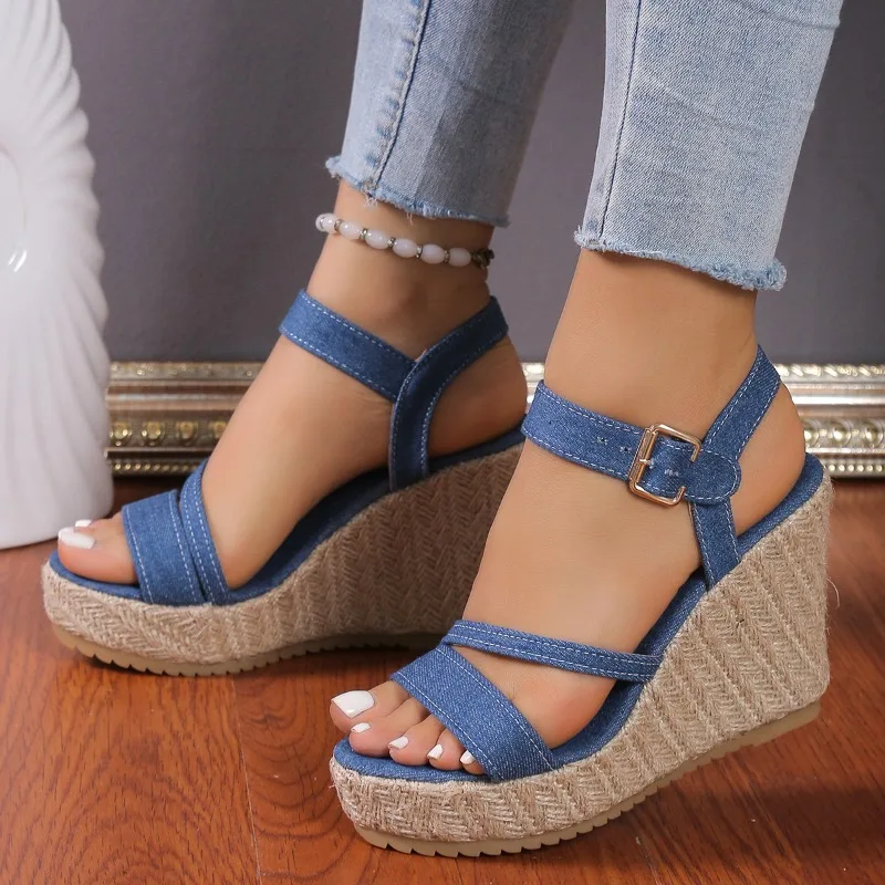 2025 Summer NewPlus-size Wedge Sandal Lady Cowboy Simple Commuting Muffin Bottom Summer Slope with Sandals Women High Heels
2025 Summer NewPlus-size Wedge Sandal Lady Cowboy Simple Commuting Muffin Bottom Summer Slope with Sandals Women High Heels