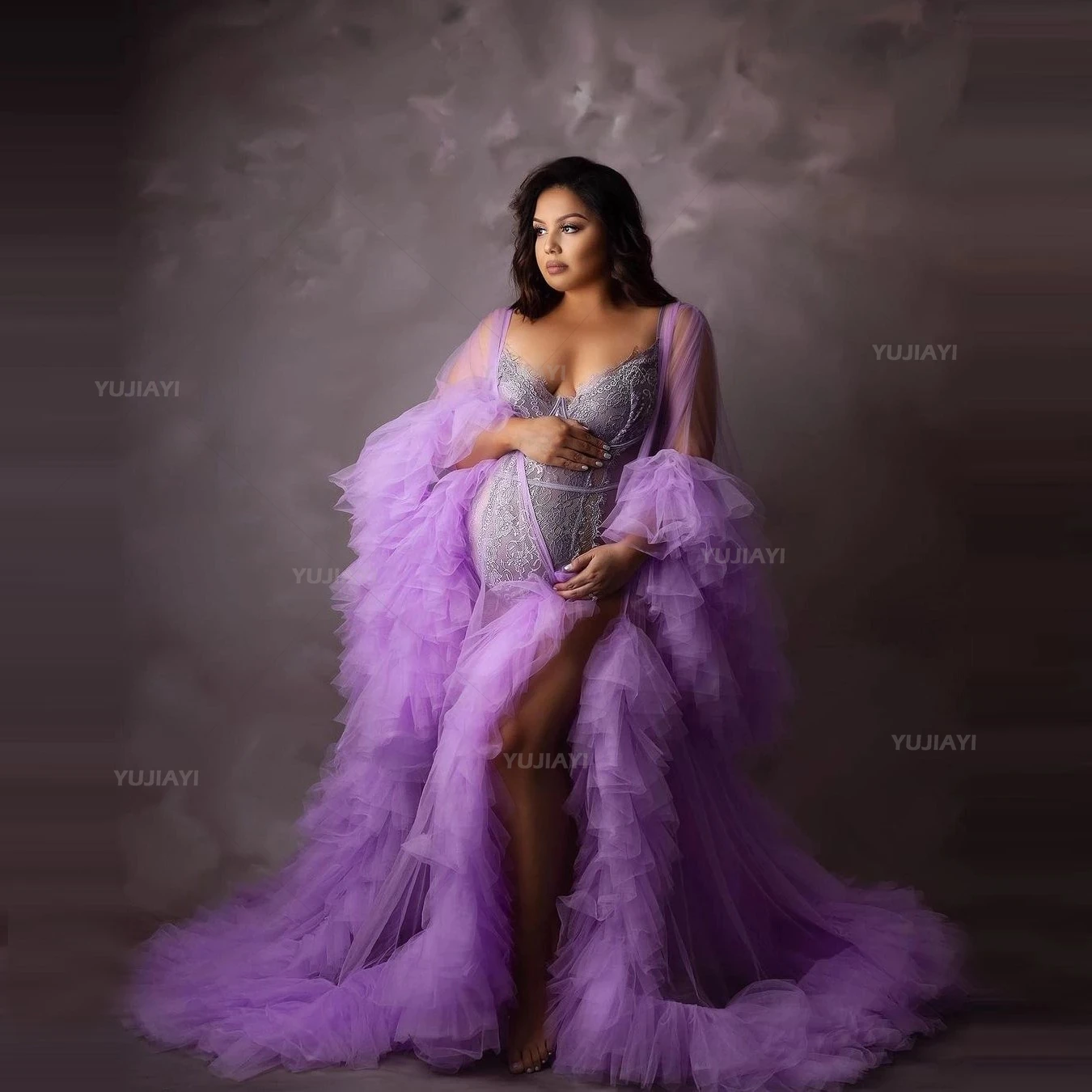 Customized Maternity Robe Prom Dresses Sheer Long Sleeve Pregnant Women's Robe Ruffles Fashion Maternity Gowns for Photo Shoot
Customized Maternity Robe Prom Dresses Sheer Long Sleeve Pregnant Women's Robe Ruffles Fashion Maternity Gowns for Photo Shoot