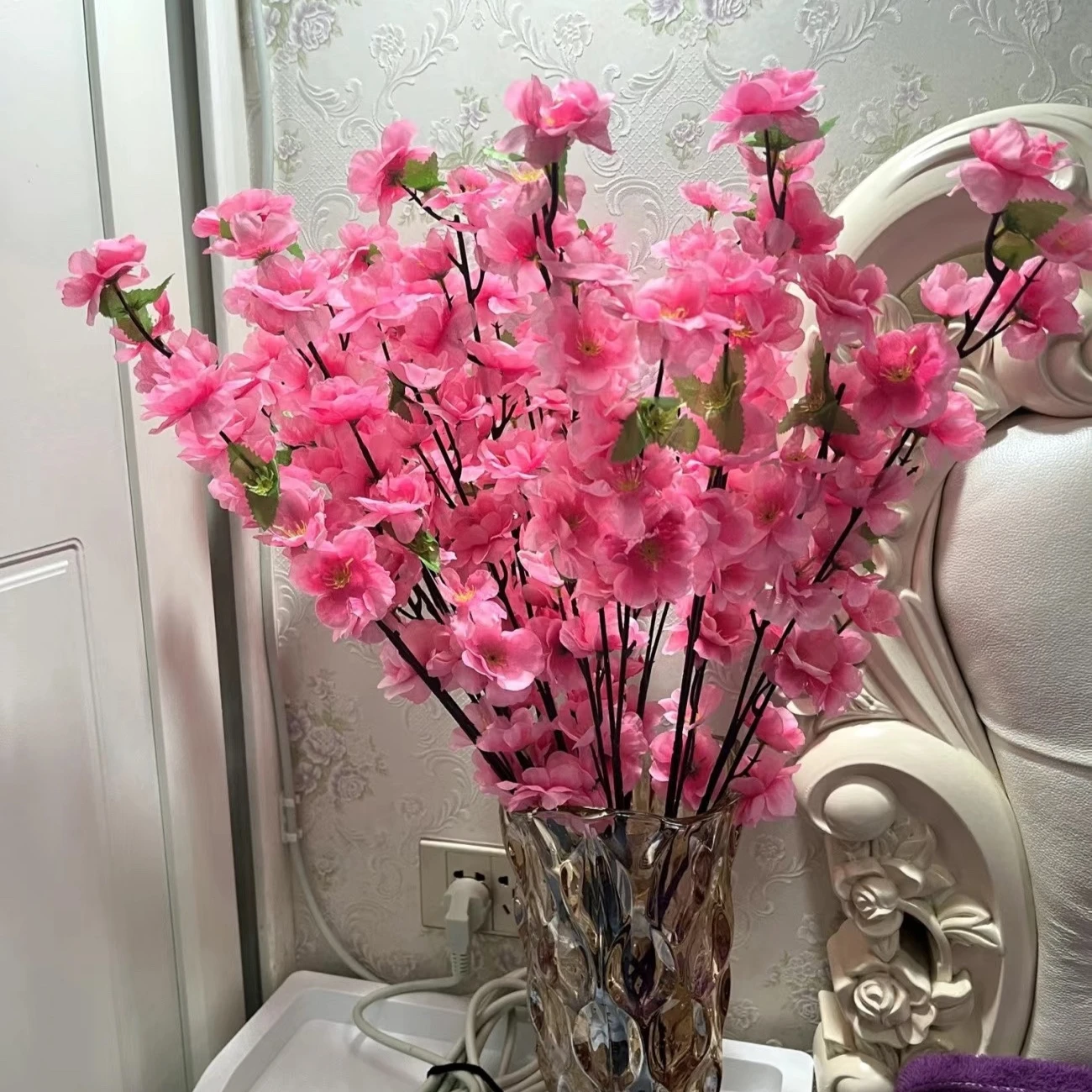 Peach Blossom Branch Simulated Plum Blossom Branch Wedding Home Decoration Artificial Flower
Peach Blossom Branch Simulated Plum Blossom Branch Wedding Home Decoration Artificial Flower