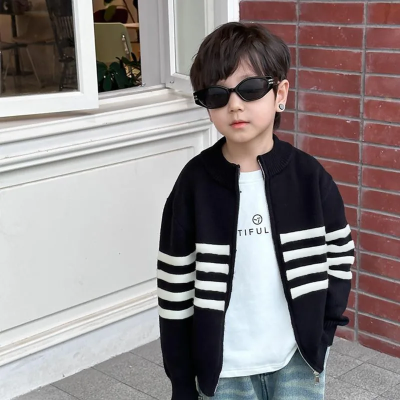 Boy's Zip-Up Cardigan Sweater 2025 Autumn New - Fashionable Zippered Knit Jacket for Children, Stylish Outerwear for Boys
Boy's Zip-Up Cardigan Sweater 2025 Autumn New - Fashionable Zippered Knit Jacket for Children, Stylish Outerwear for Boys