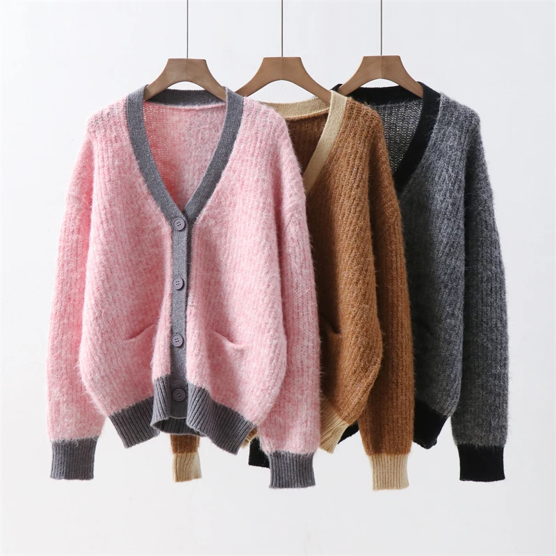 Wool blend color blocked knitted cardigan lazy loose sweater jacket autumn and winter retro temperament V-neck pocket top
Wool blend color blocked knitted cardigan lazy loose sweater jacket autumn and winter retro temperament V-neck pocket top