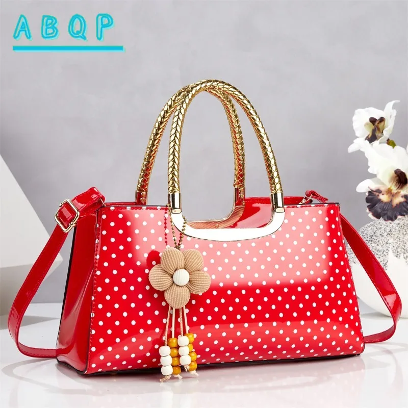 ABQP New Women's Handbag Bright Leather Fashion Women's Shoulder Bag Luxury Brand Casual Women's Bag High Quality Large Capacity
ABQP New Women's Handbag Bright Leather Fashion Women's Shoulder Bag Luxury Brand Casual Women's Bag High Quality Large Capacity
