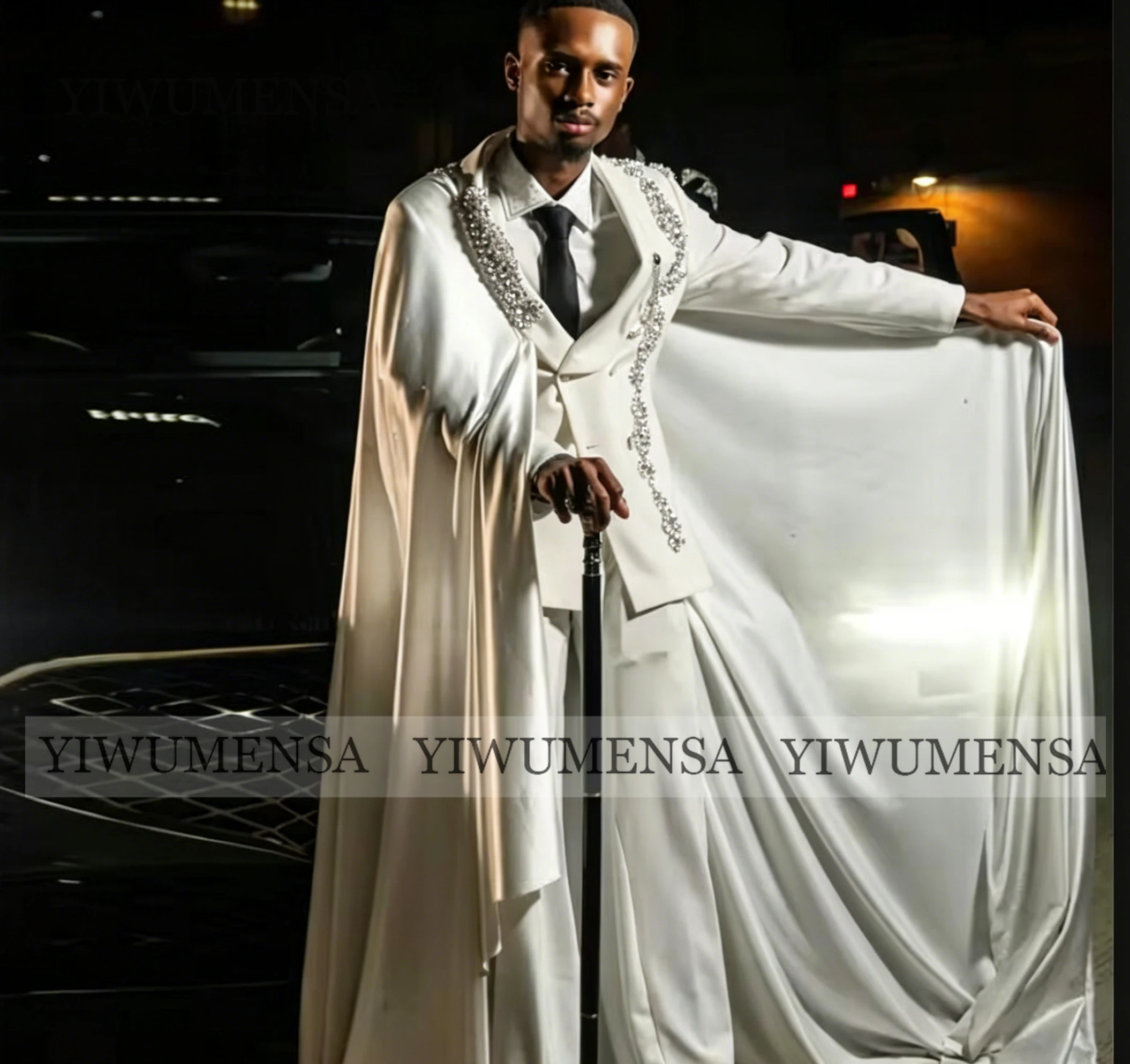 Unique Design Suit Man For Wedding Double Breasted Prom Blazer With Cape Customized Diamond Beaded Groom Wedding Tuxedos Luxury
Unique Design Suit Man For Wedding Double Breasted Prom Blazer With Cape Customized Diamond Beaded Groom Wedding Tuxedos Luxury