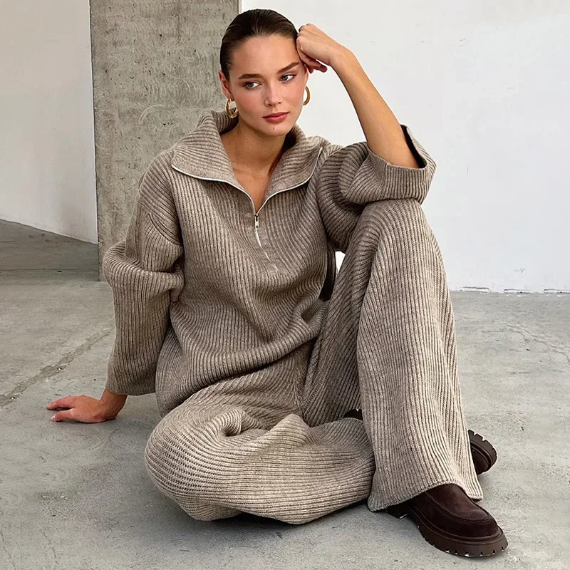 Knitted Sweater Suit Female Long Sleeve Lapel Pullovers Casual Two Piece Sets Loose Wide-legged Trousers Suit Winter New 
Knitted Sweater Suit Female Long Sleeve Lapel Pullovers Casual Two Piece Sets Loose Wide-legged Trousers Suit Winter New