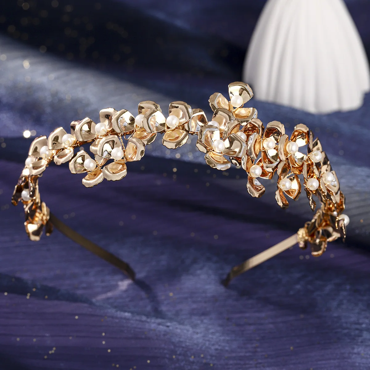 Повязка для волос с золотым цветком, европейская и американская роскошная женская тиара, головные уборы, праздничная вечеринка, корона, аксессуары для волос
Повязка для волос с золотым цветком, европейская и американская роскошная женская тиара, головные уборы, праздничная вечеринка, корона, аксессуары для волос
