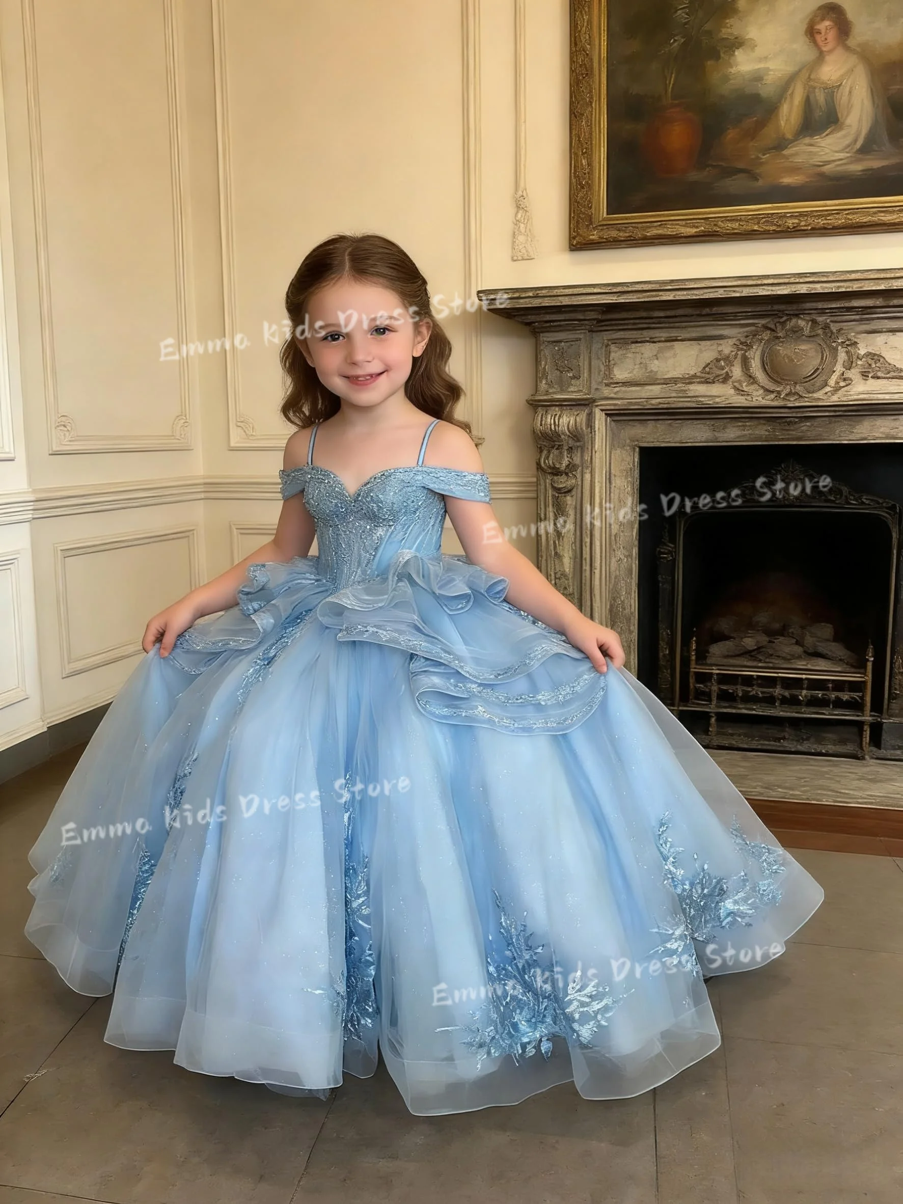 Custom ruffle flower girl dress with applique and bow, 3D flower girls' evening dress, crystal mini quinceañera dress for girls
Custom ruffle flower girl dress with applique and bow, 3D flower girls' evening dress, crystal mini quinceañera dress for girls