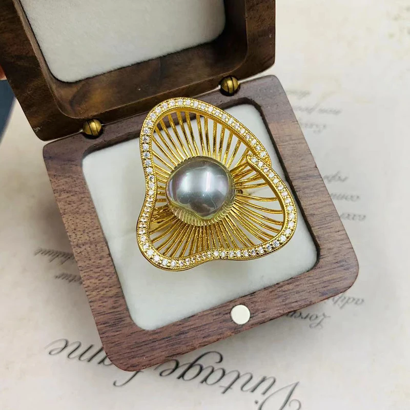 Vintage Irregular Hollow Design Rhinestone Earrings Ring Ladies Jewelry Set Decoration Accessories Gift
Vintage Irregular Hollow Design Rhinestone Earrings Ring Ladies Jewelry Set Decoration Accessories Gift