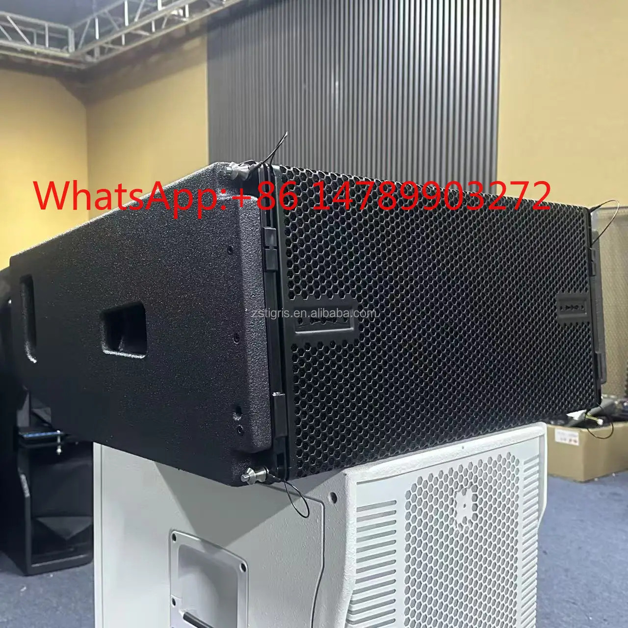 VIO L210 Dual10in Titanium Birch Line Array Waterproof 900W for Outdoor Medium Concert & Live Show
VIO L210 Dual10in Titanium Birch Line Array Waterproof 900W for Outdoor Medium Concert & Live Show