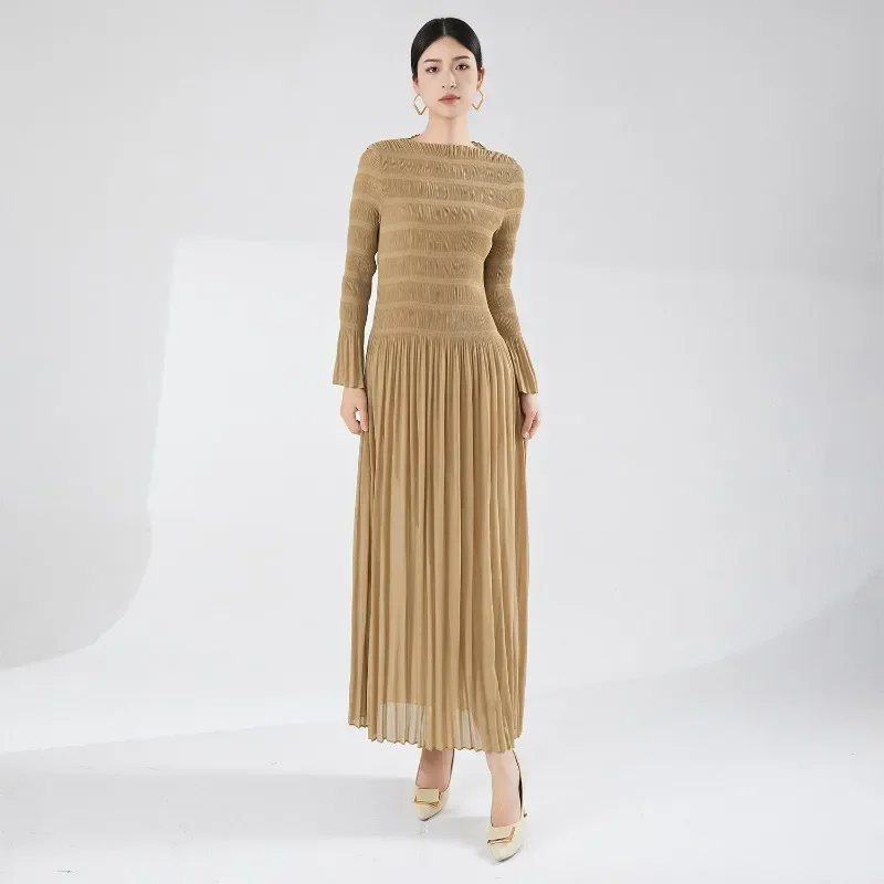 Miyake Pleated Dress Women's 2024 Summer High Quality Lightweight Elegant Long Sleeved Round Neck Extended Dress
Miyake Pleated Dress Women's 2024 Summer High Quality Lightweight Elegant Long Sleeved Round Neck Extended Dress