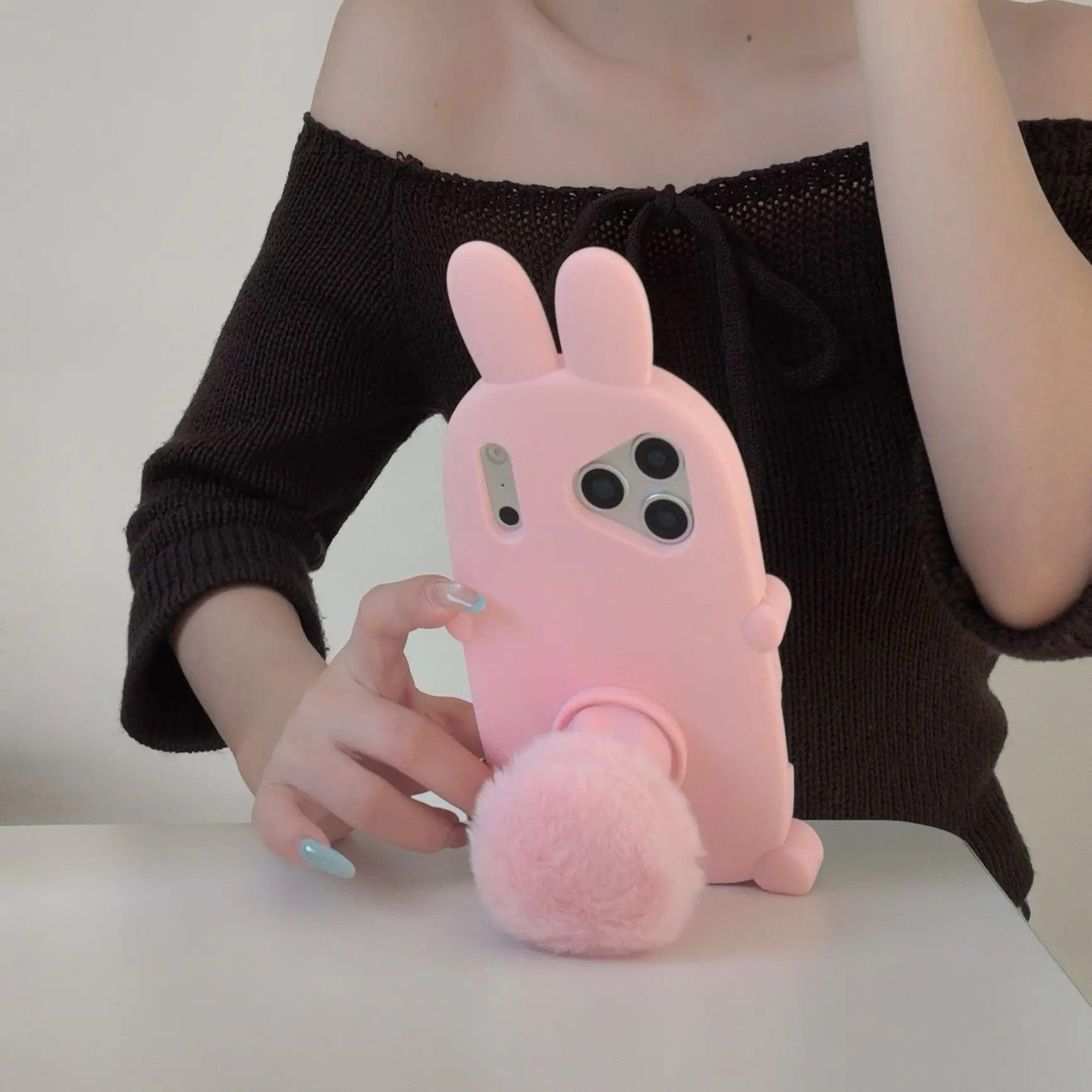 Милый мультяшный 3D силиконовый чехол с ушками кролика и плюшевым хвостом для iPhone 17 Pro Max, 16, 15, 14, 13, 12 Pro Max, 15, 14, 16 Plus
Милый мультяшный 3D силиконовый чехол с ушками кролика и плюшевым хвостом для iPhone 17 Pro Max, 16, 15, 14, 13, 12 Pro Max, 15, 14, 16 Plus