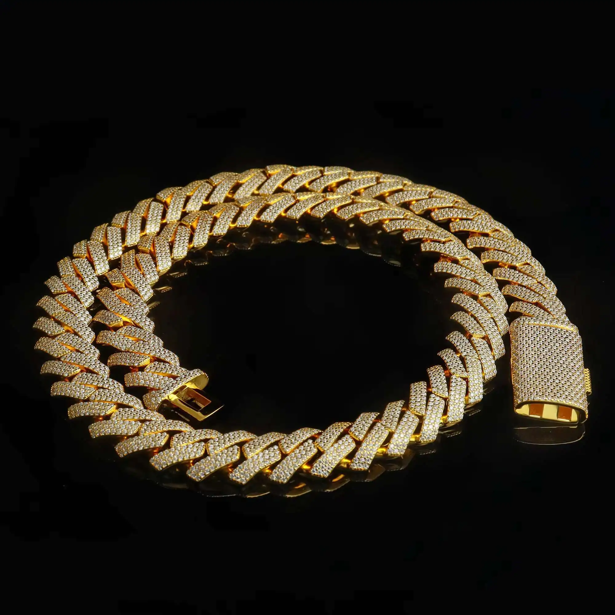 Trendy Hip Hop Accessories Luxury Length 15mm Gold Plated 3 Rows Circular VVS D1 Silica Cuban Chain Necklace
Trendy Hip Hop Accessories Luxury Length 15mm Gold Plated 3 Rows Circular VVS D1 Silica Cuban Chain Necklace