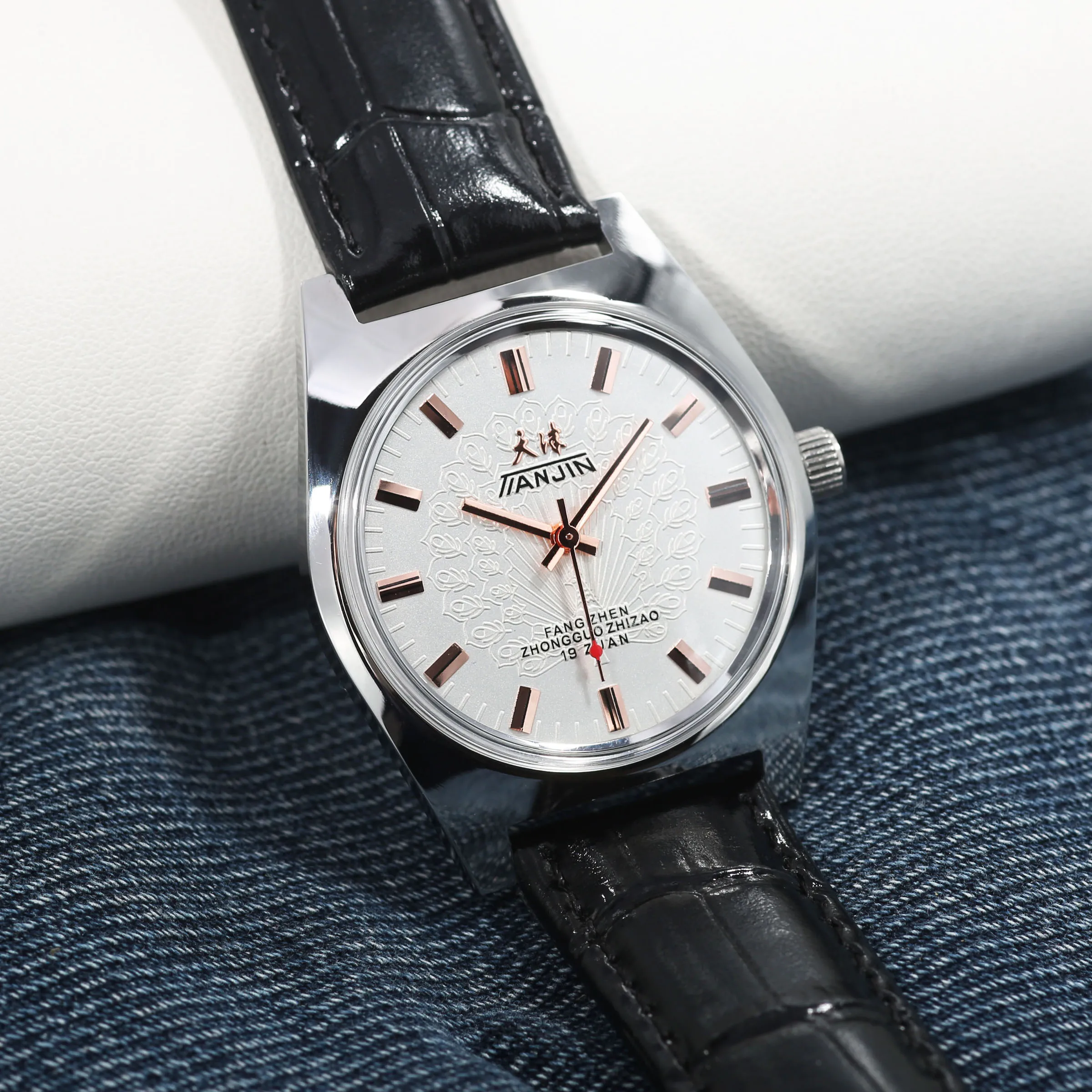 China Vintage Bauhaus Hand Wind Mechanical Watch Waterproof Ultra Thin Leather Watch Daily Casual Collector Timepiece
China Vintage Bauhaus Hand Wind Mechanical Watch Waterproof Ultra Thin Leather Watch Daily Casual Collector Timepiece