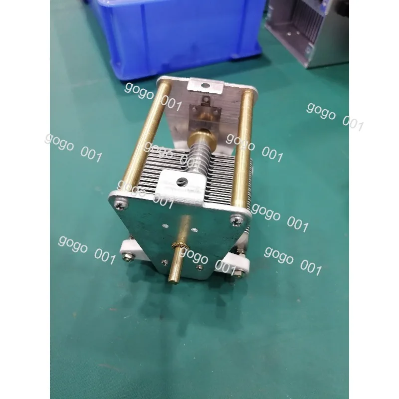 High Voltage Variable Capacitor 500pF Range, with Silver Plated Contacts for Stable Tuning, 1000V Rated
High Voltage Variable Capacitor 500pF Range, with Silver Plated Contacts for Stable Tuning, 1000V Rated