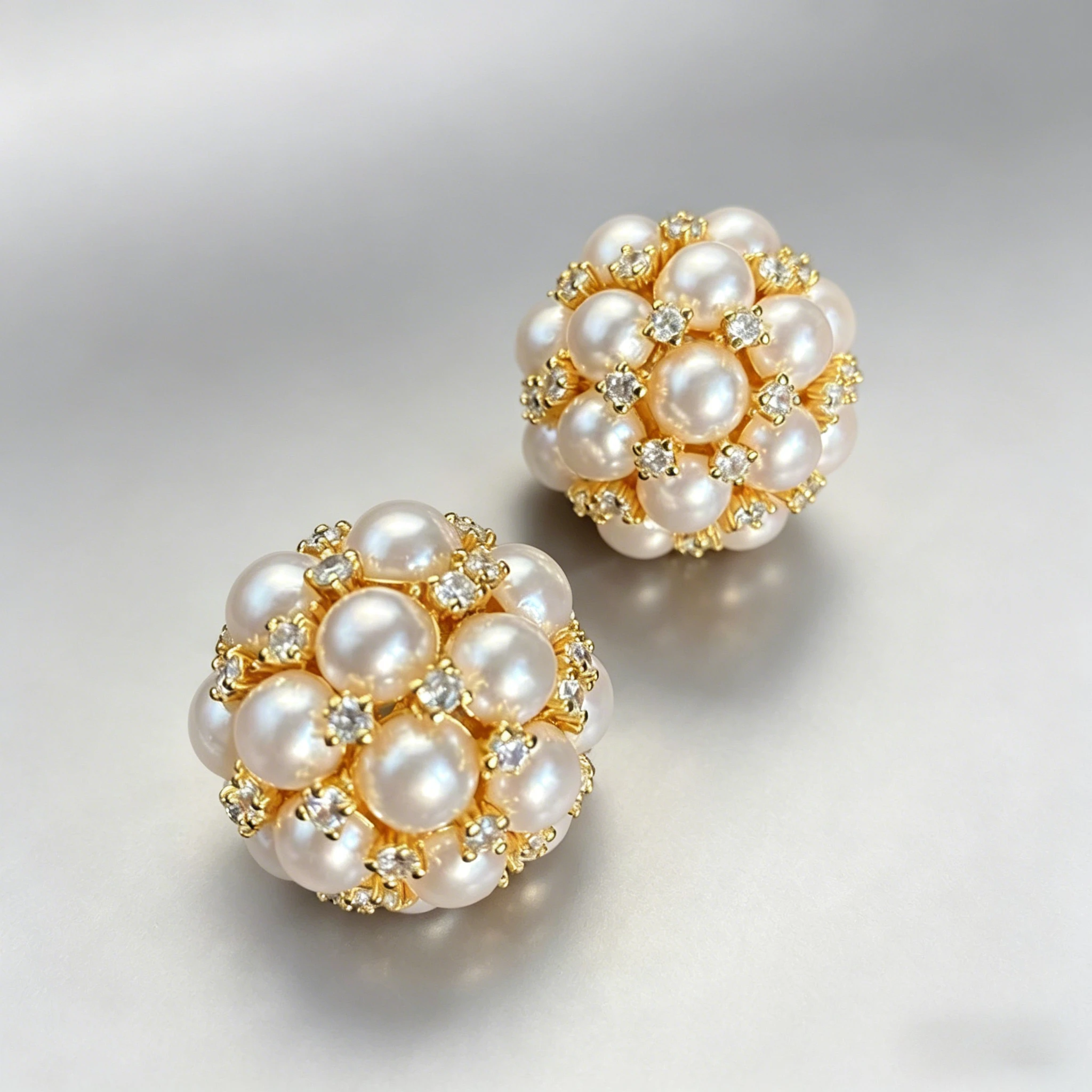 VKVVA New Starry Bouquet Flower Stud Earrings, Shiny Rhinestone Pearl Minimalist Elegant Temperament Fashion Jewelry for Women
VKVVA New Starry Bouquet Flower Stud Earrings, Shiny Rhinestone Pearl Minimalist Elegant Temperament Fashion Jewelry for Women