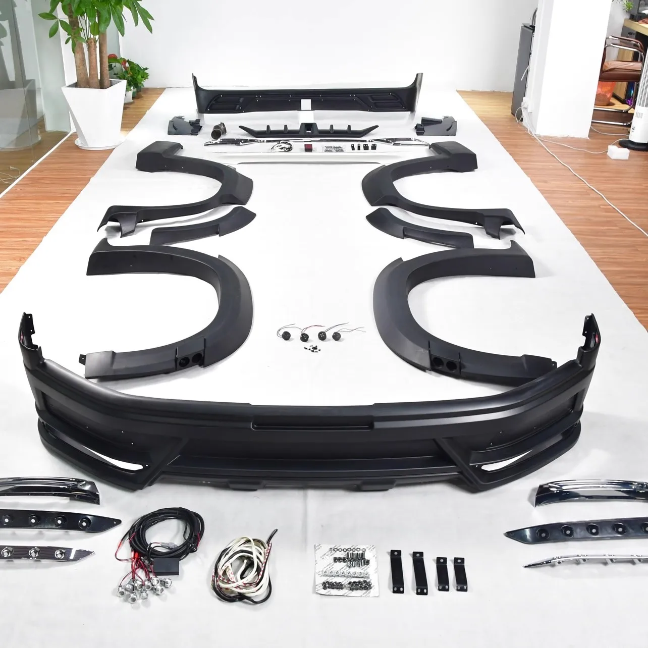 Front Bumper Rear bumper Eyebrow for Toyota Land Cruiser 2016-2021 modified Body kit Car accessories
Front Bumper Rear bumper Eyebrow for Toyota Land Cruiser 2016-2021 modified Body kit Car accessories