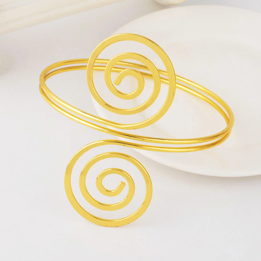 European and American Fashion Women's 1 Pcs Jewelry Nigeria Gold Color Circle Arm Bracelet Travel Party Festival Dress Up Gift
European and American Fashion Women's 1 Pcs Jewelry Nigeria Gold Color Circle Arm Bracelet Travel Party Festival Dress Up Gift