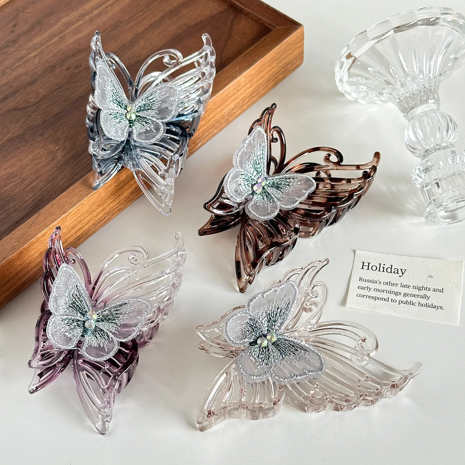 Ins Hot Sale 10.5cm Large Vintage Hollow Butterfly Hair Clip Super Fairy Resin Cloth Shark Clip Hair Accessories For Woman Girls
Ins Hot Sale 10.5cm Large Vintage Hollow Butterfly Hair Clip Super Fairy Resin Cloth Shark Clip Hair Accessories For Woman Girls