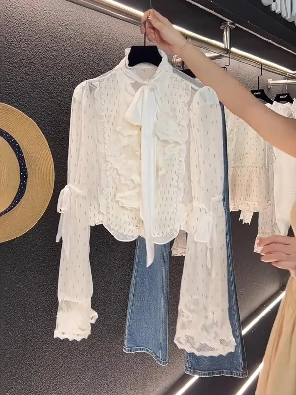 Romantic White Lace Shirt Women's Autumn New Style Tie Belted Flounce Hemline Court Style High End Beautiful Top for Girls
Romantic White Lace Shirt Women's Autumn New Style Tie Belted Flounce Hemline Court Style High End Beautiful Top for Girls