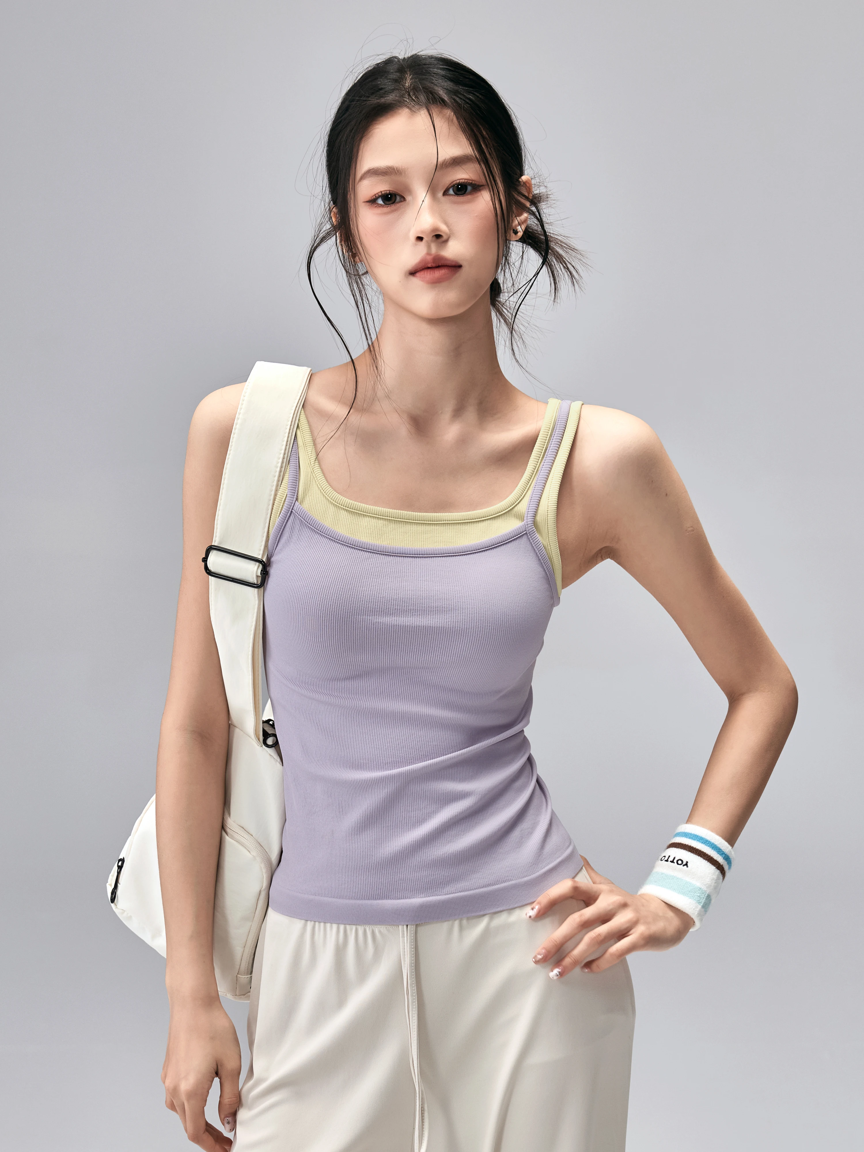 Elastic Fitness Sports Vest with Chest Pad Yoga Workout Top Outdoor Running Pilates Slimming Design Ladies Running T-Shirt
Elastic Fitness Sports Vest with Chest Pad Yoga Workout Top Outdoor Running Pilates Slimming Design Ladies Running T-Shirt