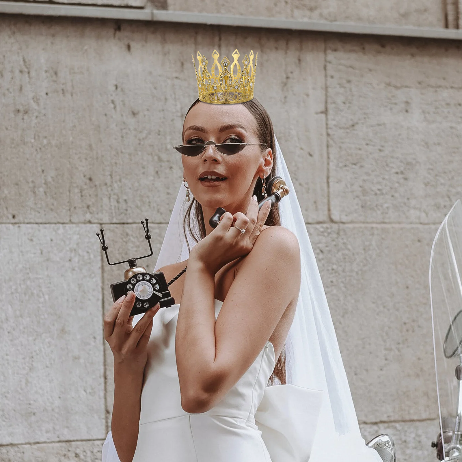 Rhinestone Tiara Crown Headgear Golden Bridal Wedding Hair Accessories Child Bride Safe Long Decoration Lightweight Comfortable
Rhinestone Tiara Crown Headgear Golden Bridal Wedding Hair Accessories Child Bride Safe Long Decoration Lightweight Comfortable