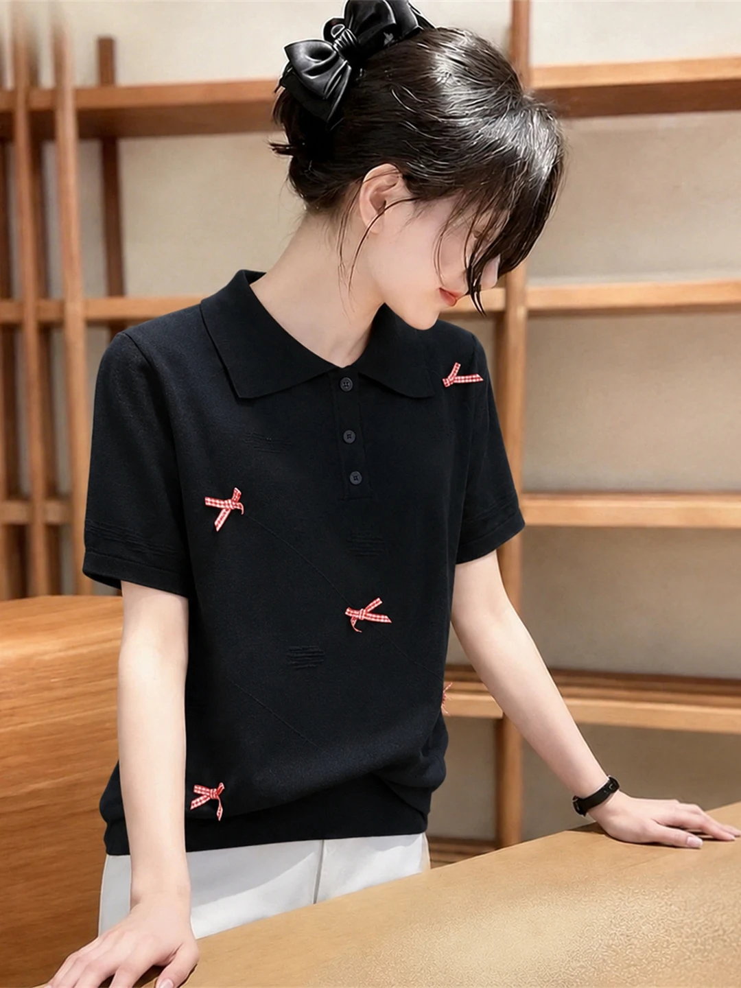 Unique Design Ice Silk Knitted Neck Knot Top Women's Fashion Summer Shirt Half Open Korean Style Straight Cut
Unique Design Ice Silk Knitted Neck Knot Top Women's Fashion Summer Shirt Half Open Korean Style Straight Cut