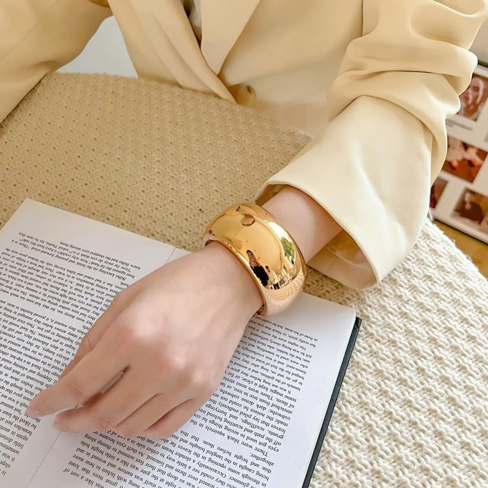 Fashion Zinc Alloy Simple Metal Bracelet Textured Glossy Exaggerated Bracelet Gothic Hand Jewelry Wide Side Bangle Daily
Fashion Zinc Alloy Simple Metal Bracelet Textured Glossy Exaggerated Bracelet Gothic Hand Jewelry Wide Side Bangle Daily