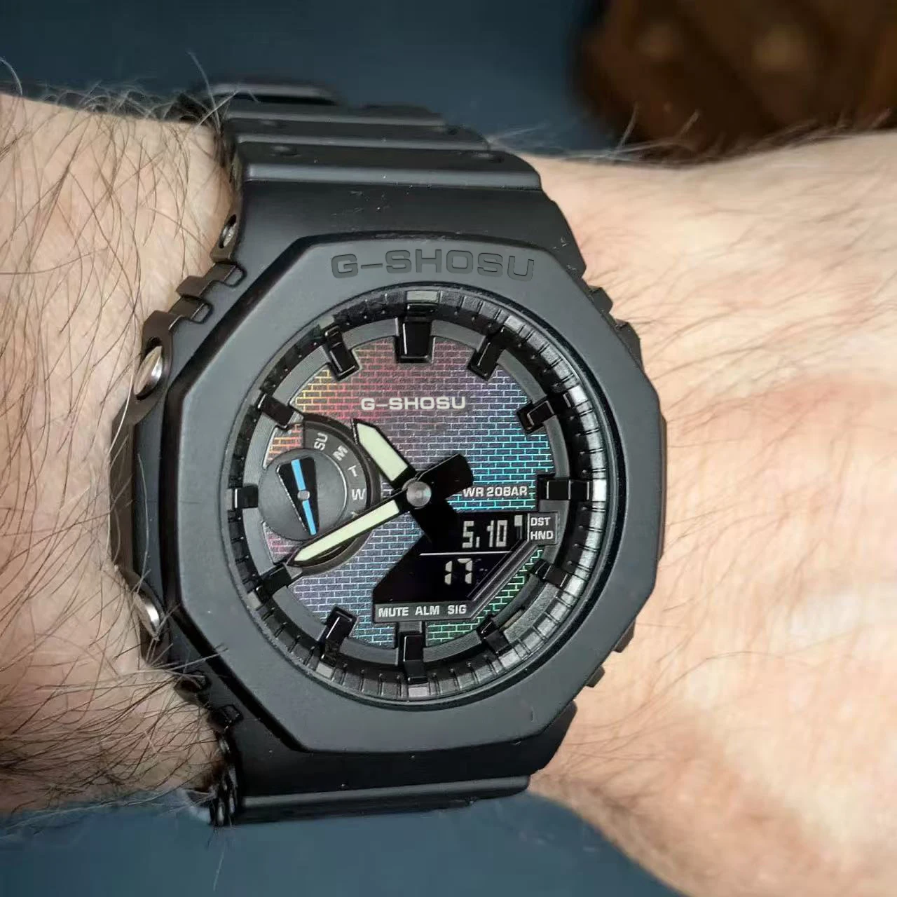 Спортивные цифровые электронные часы с быстросъемным ремешком, светодиодный двойной дисплей, мировое время, полная функциональность, коллекция Oakwood
Спортивные цифровые электронные часы с быстросъемным ремешком, светодиодный двойной дисплей, мировое время, полная функциональность, коллекция Oakwood