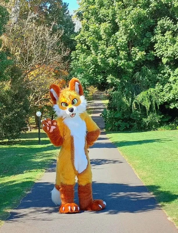 Yellow Husky Dog Brown Long Fur Fox Mascot Costume Fursuit Halloween Cosplay Cartoon Outfits Adult Size Animal Character Suit
Yellow Husky Dog Brown Long Fur Fox Mascot Costume Fursuit Halloween Cosplay Cartoon Outfits Adult Size Animal Character Suit