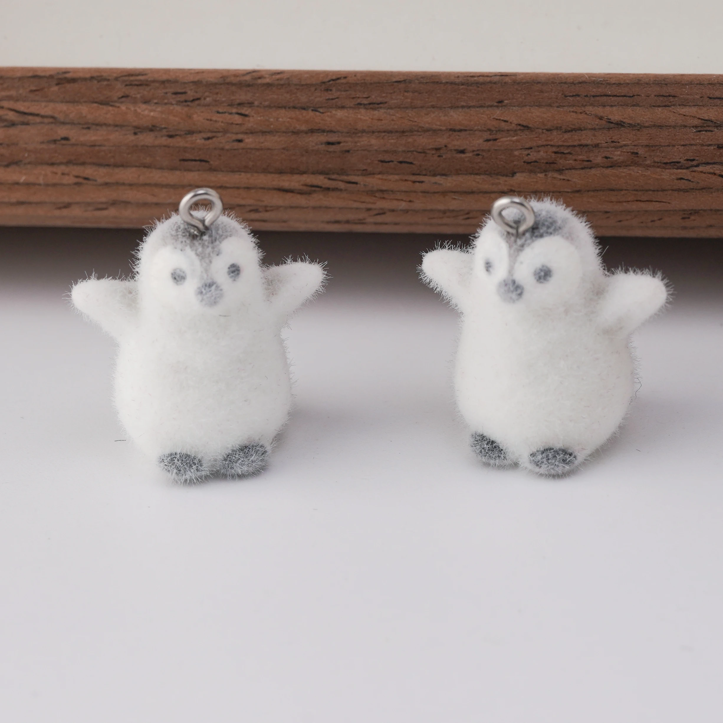 20pcs 3D Flocking Small Penguin Resin Charms cute Plush Animal Pendant for Earring Keychain Diy crafts Jewelry Make
20pcs 3D Flocking Small Penguin Resin Charms cute Plush Animal Pendant for Earring Keychain Diy crafts Jewelry Make