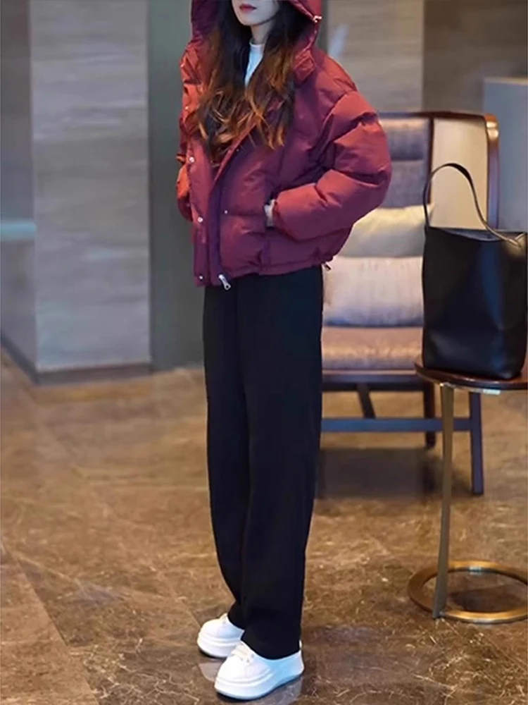 Ladies' Red Hooded down Cotton Jaet 2025 New Sle Loose Bread Sle Faionable Duling Cotton Coat for Winter
Ladies' Red Hooded down Cotton Jaet 2025 New Sle Loose Bread Sle Faionable Duling Cotton Coat for Winter