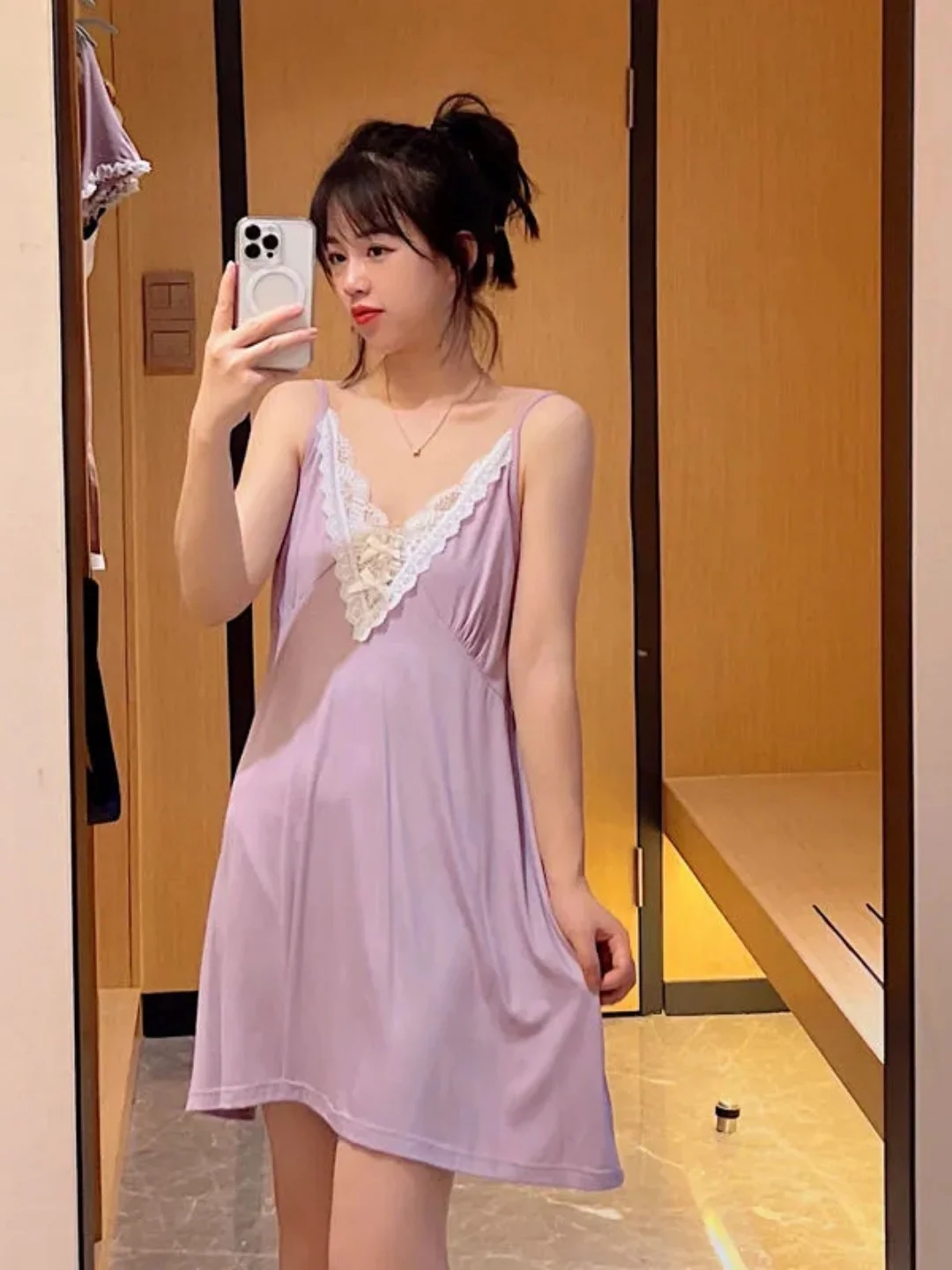 Elegant Lace Trim Chemise Nightgown plus Size Women's V-Neck Home Wear Summer Slimming Sexy Short Sleeveless Sleep Dress
Elegant Lace Trim Chemise Nightgown plus Size Women's V-Neck Home Wear Summer Slimming Sexy Short Sleeveless Sleep Dress